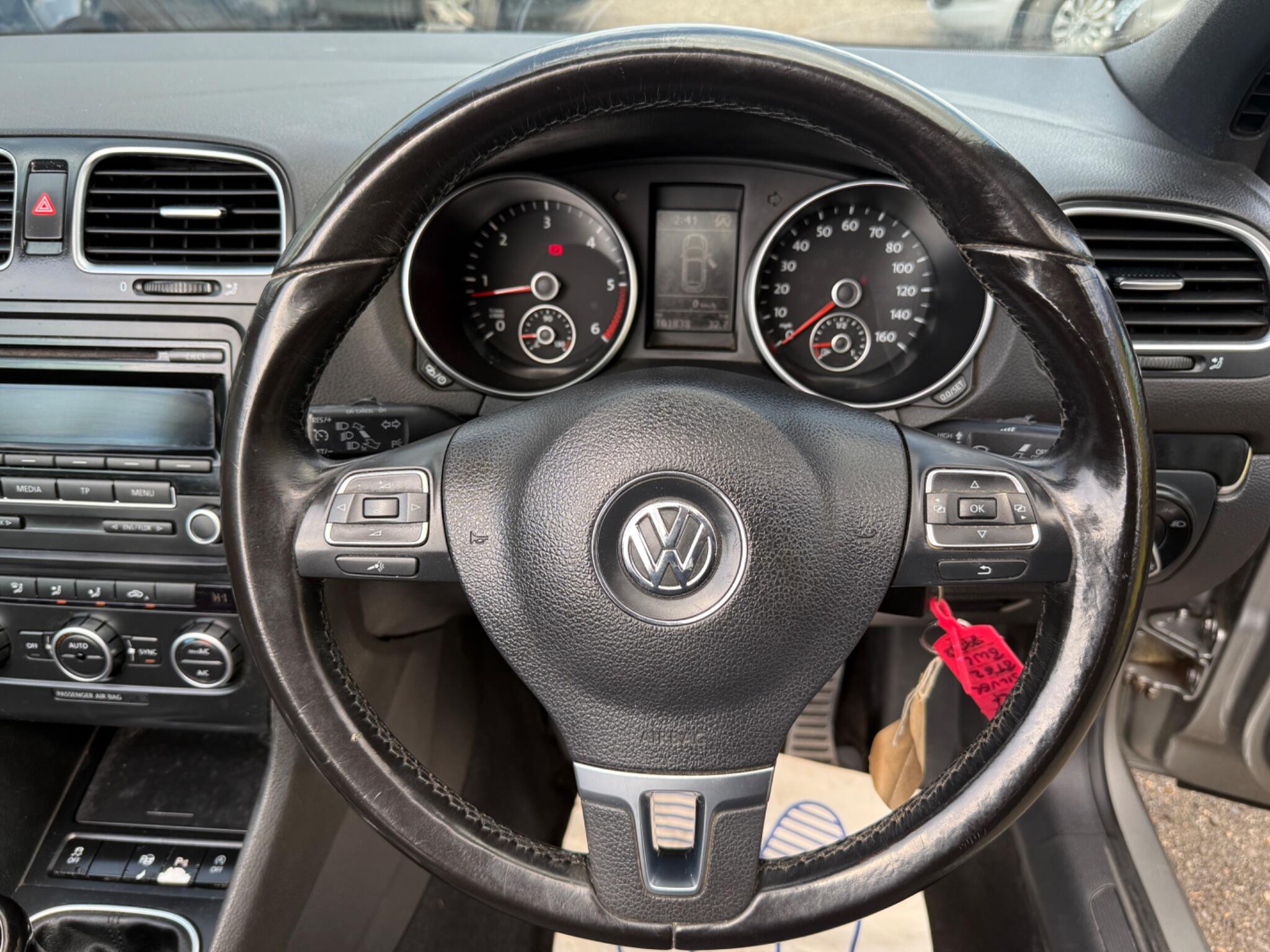 2012 Volkswagen Golf image 17