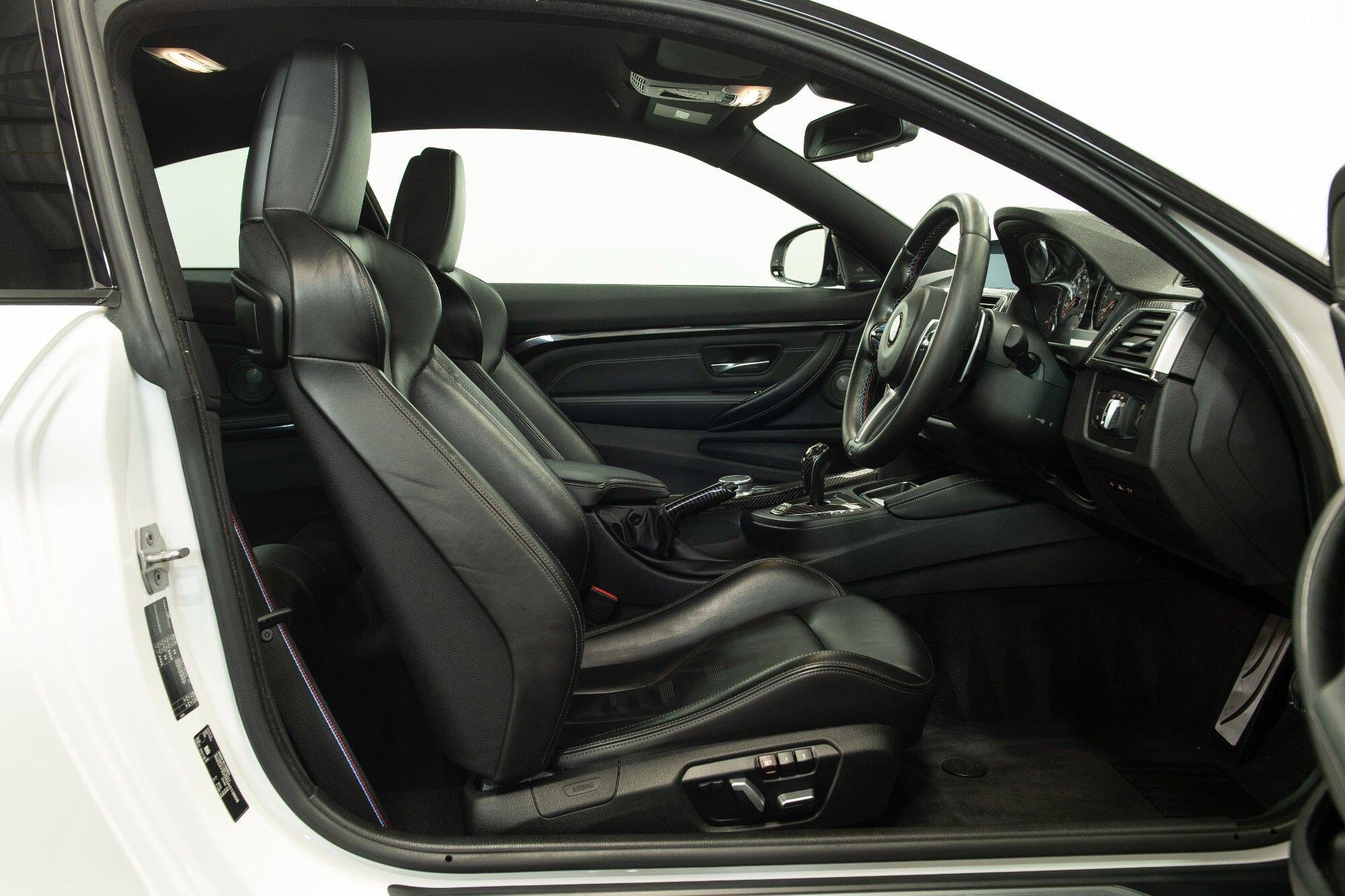 BMW M4 view 7