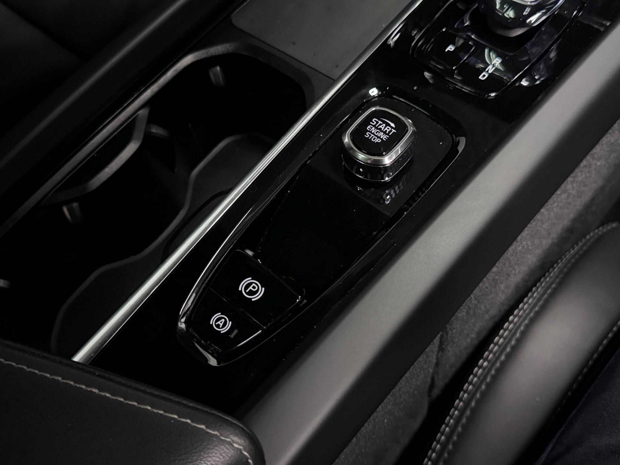 Volvo XC60 view 40