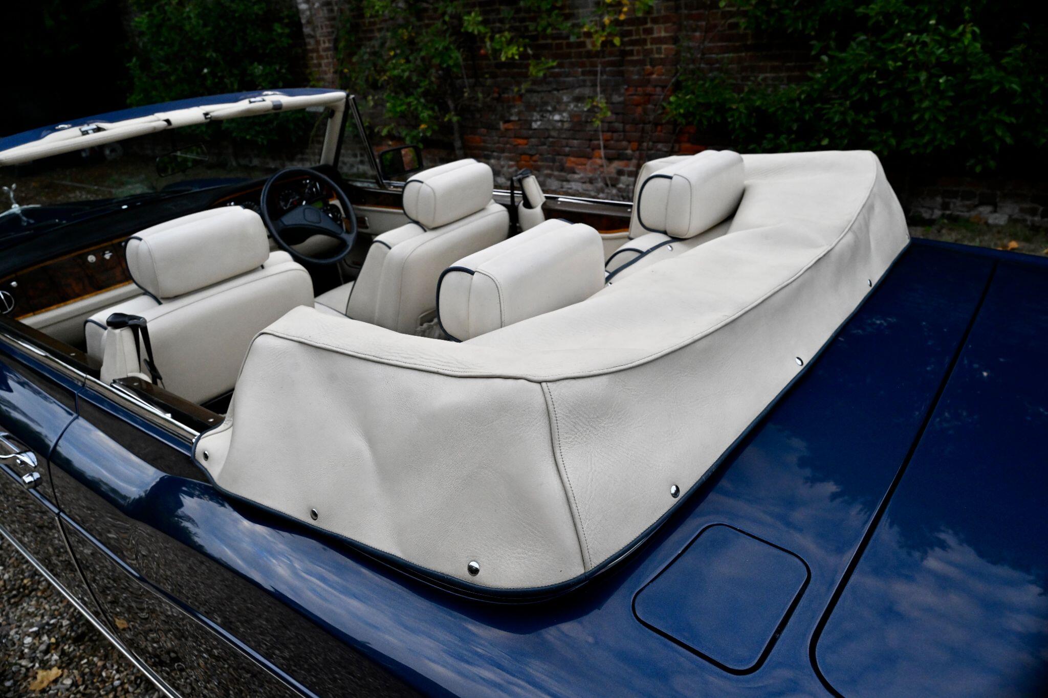Rolls-Royce Corniche view 86