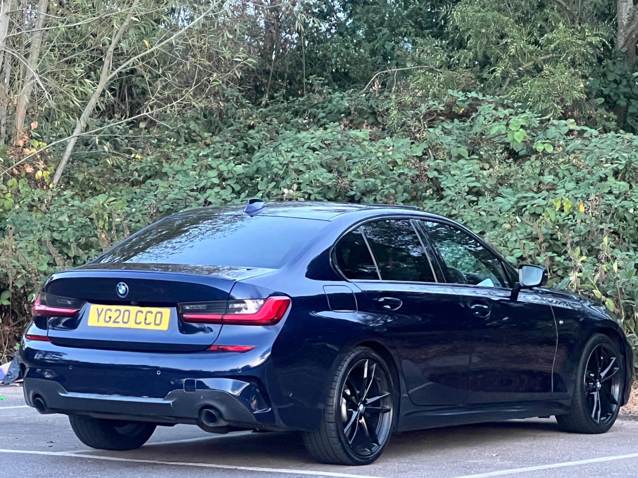 BMW 3 Series view 9