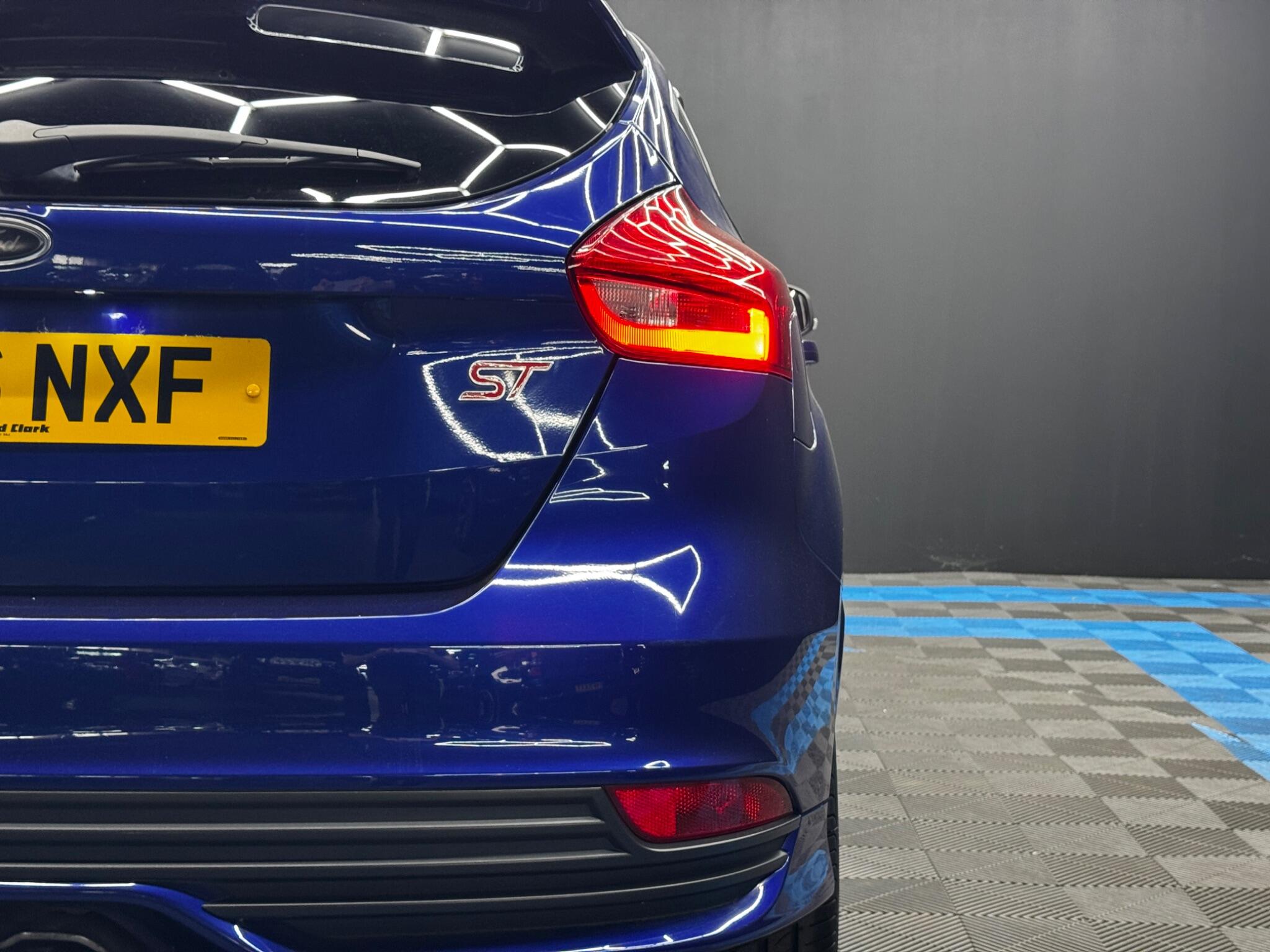 Ford Focus view 41