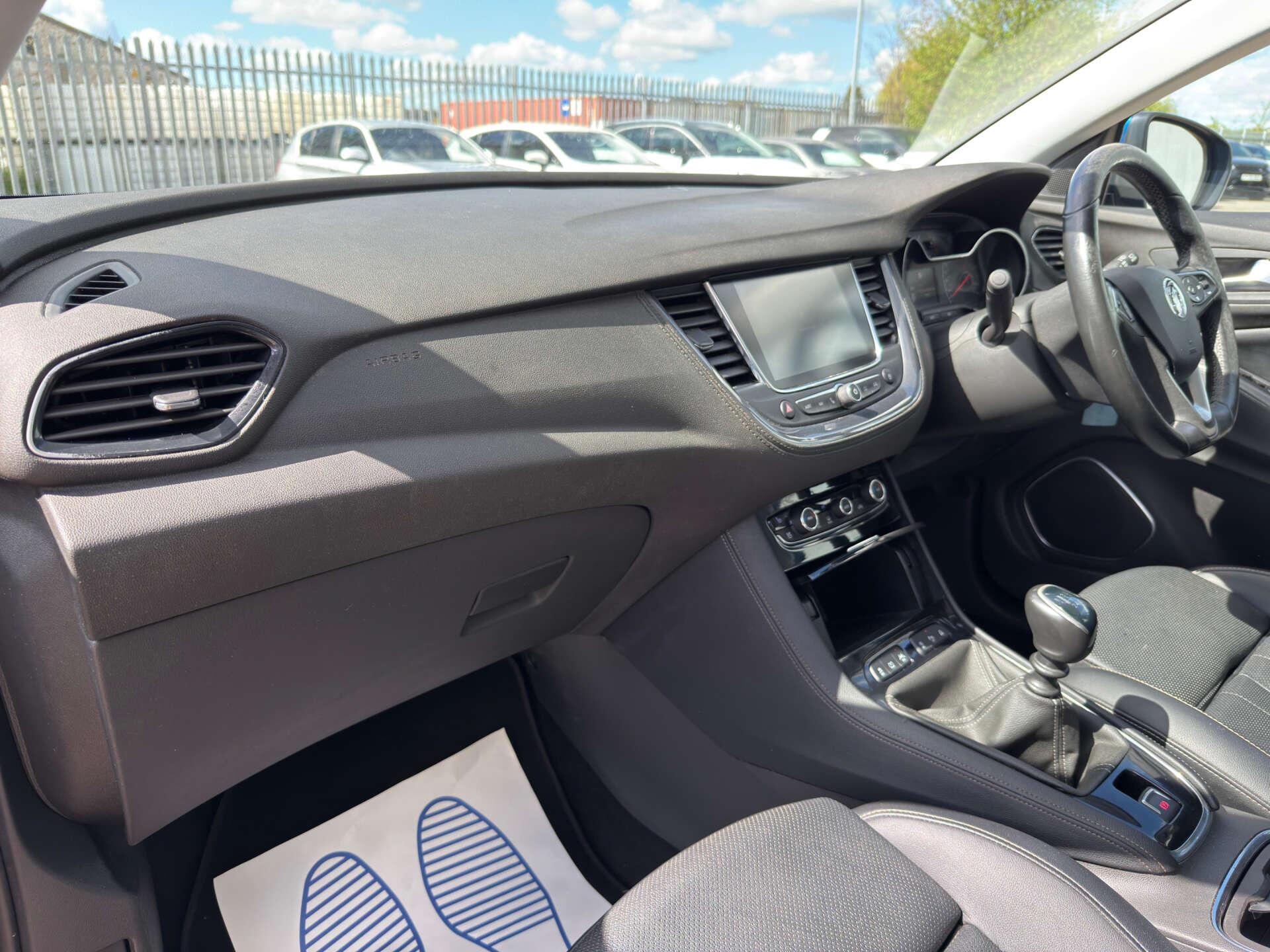 Vauxhall Grandland X view 21