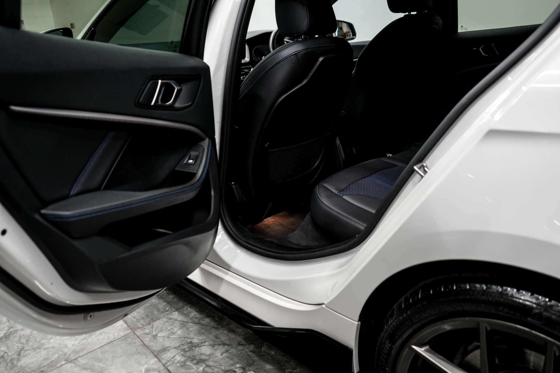 BMW 1 Series view 26