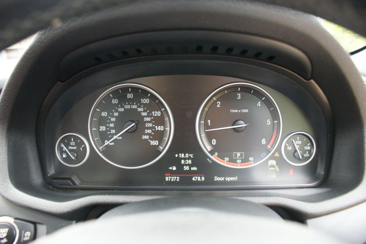 BMW X3 view 56