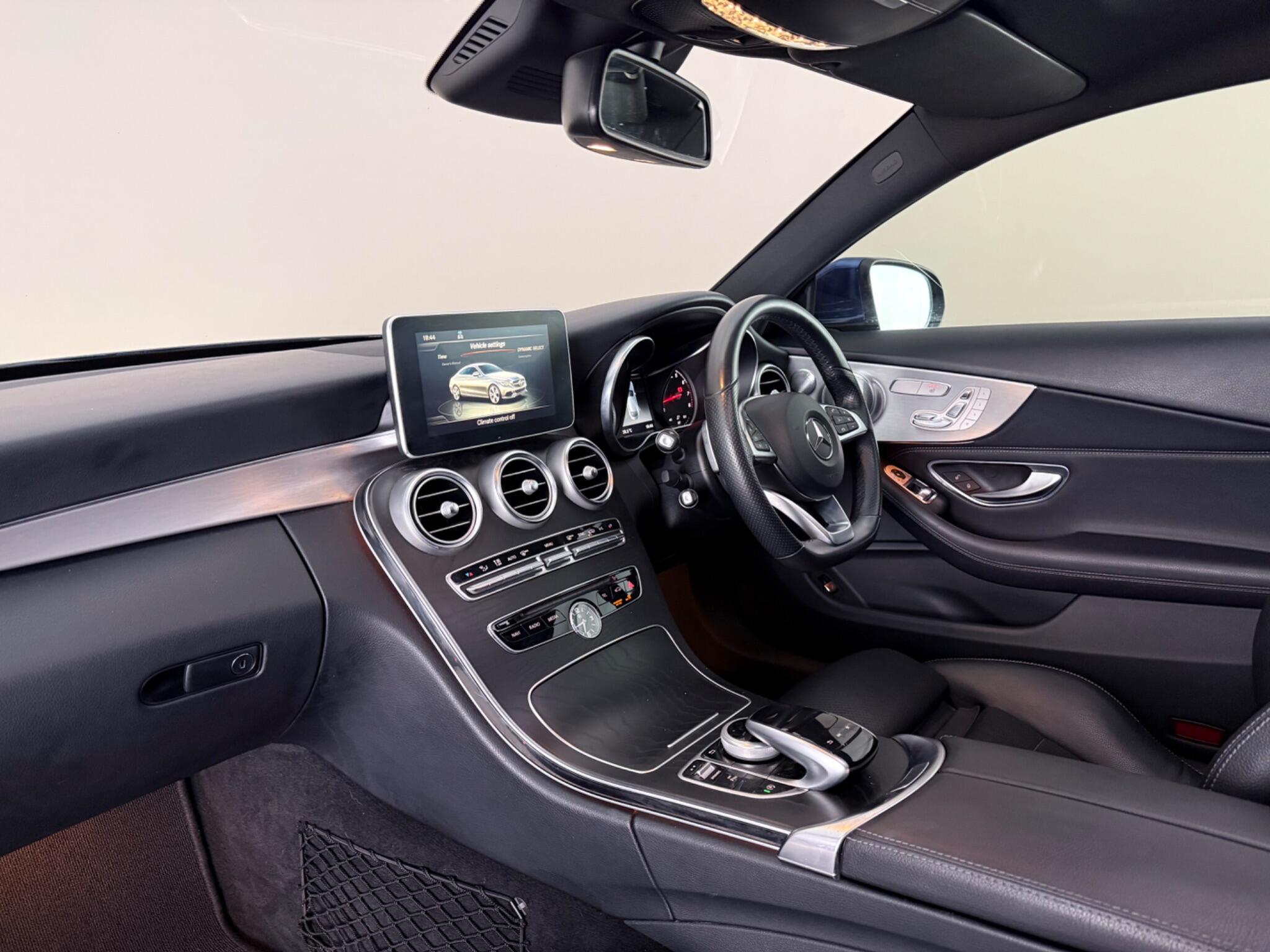 Mercedes-Benz C-Class view 4