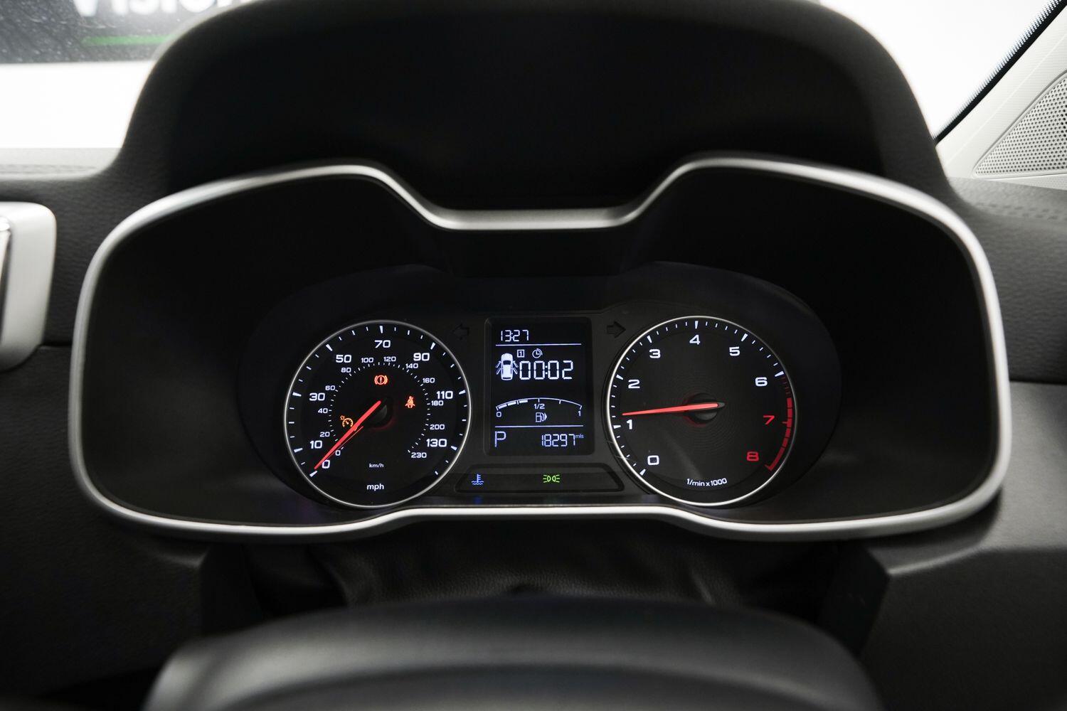 MG ZS view 23