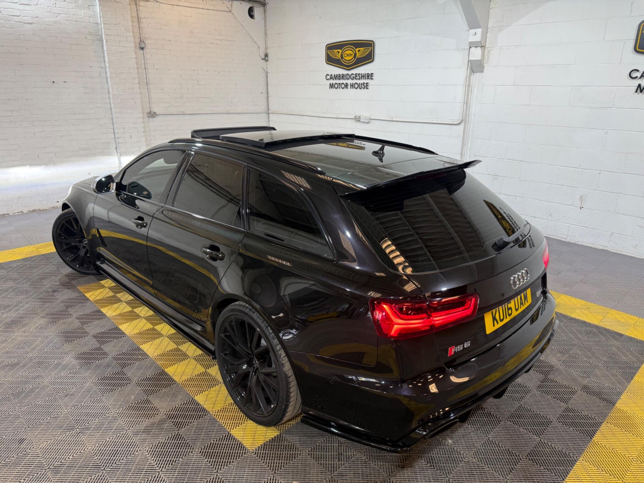 Audi RS6 view 4
