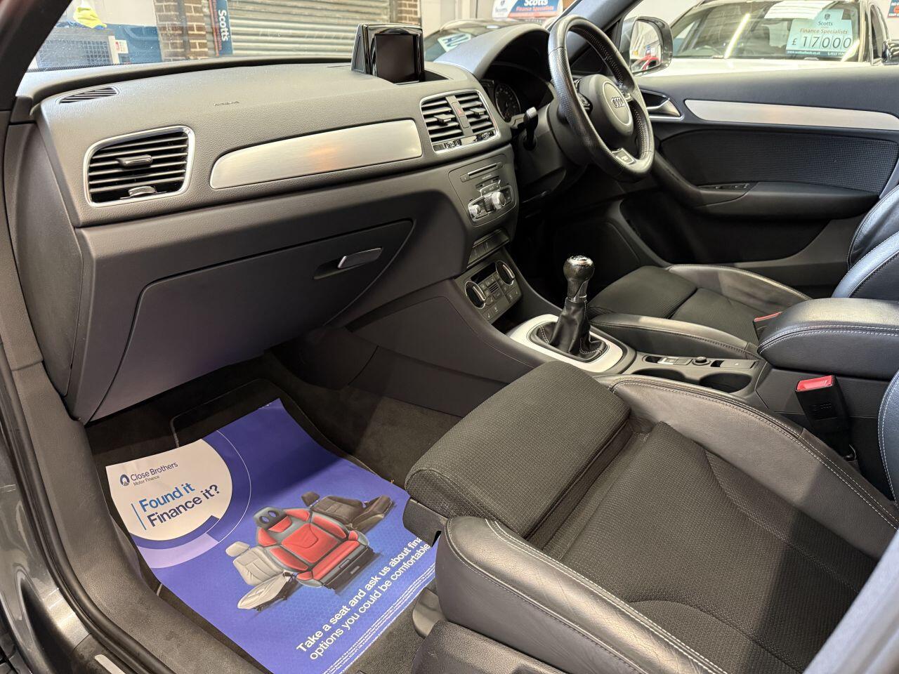 Audi Q3 view 13