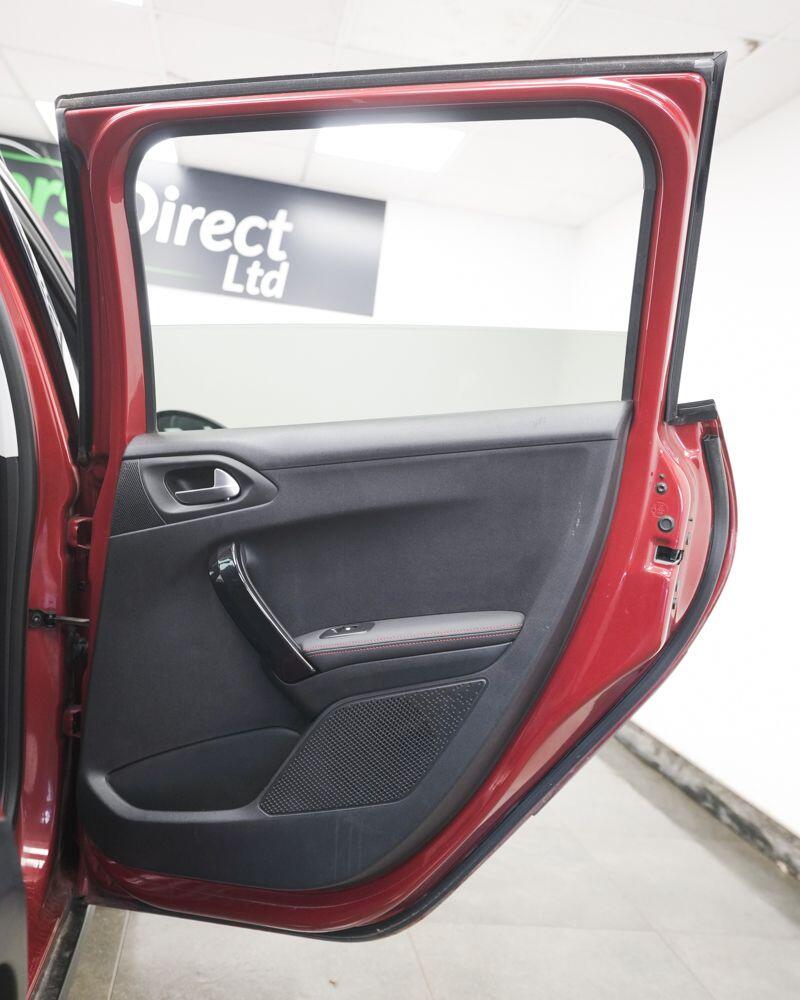 Peugeot 2008 view 16