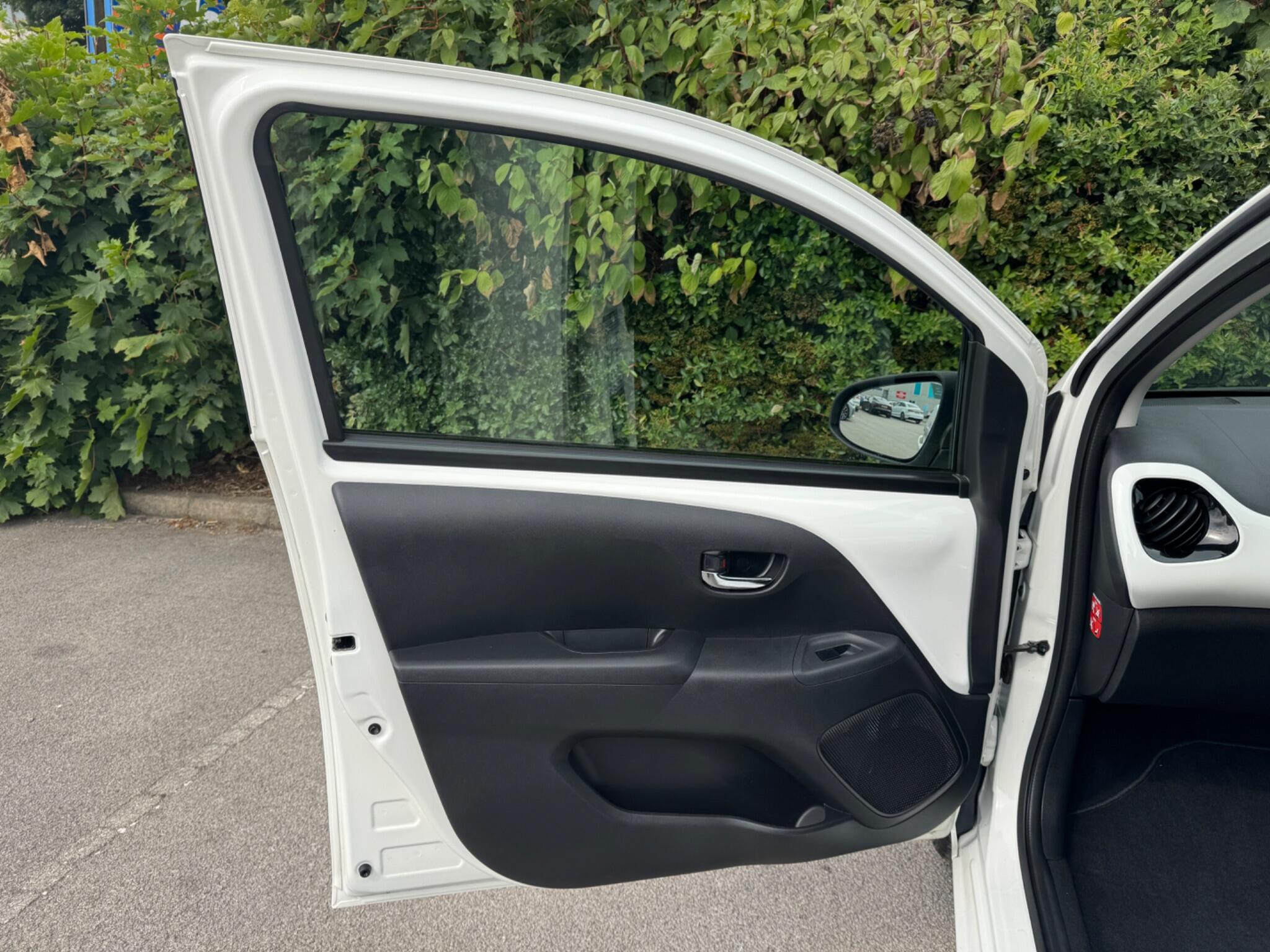 Toyota Aygo view 44