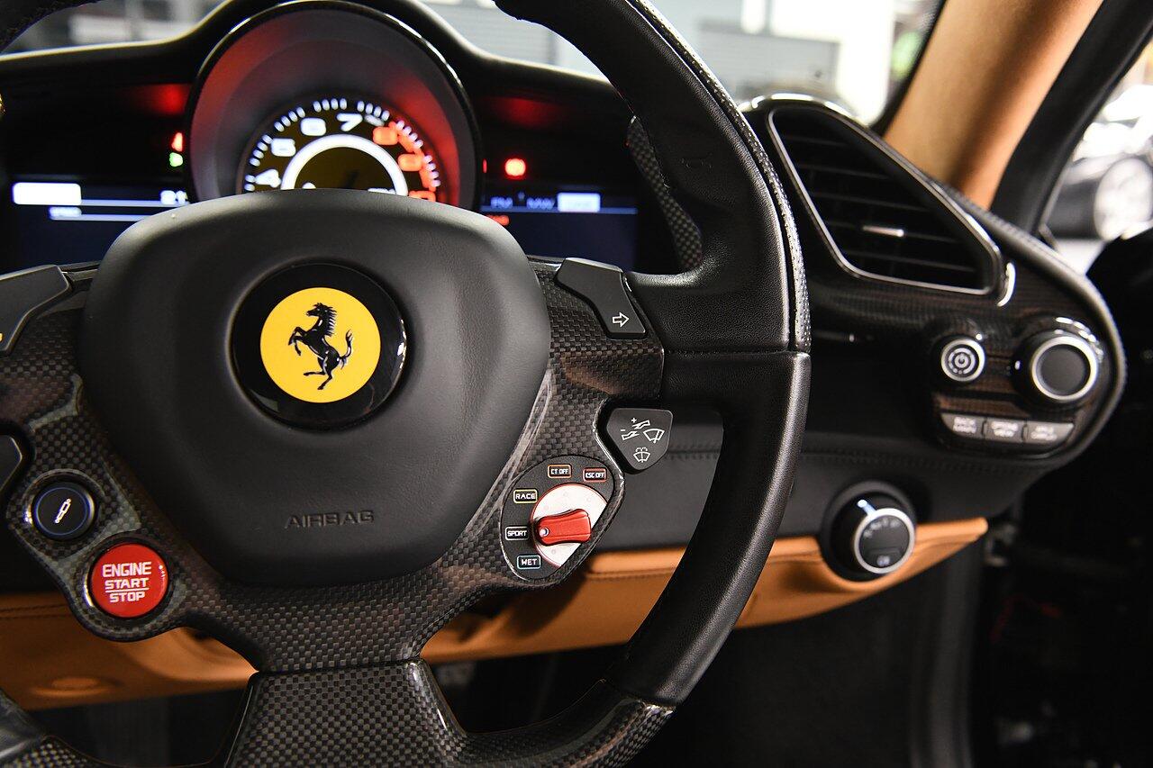 Ferrari 488 view 25