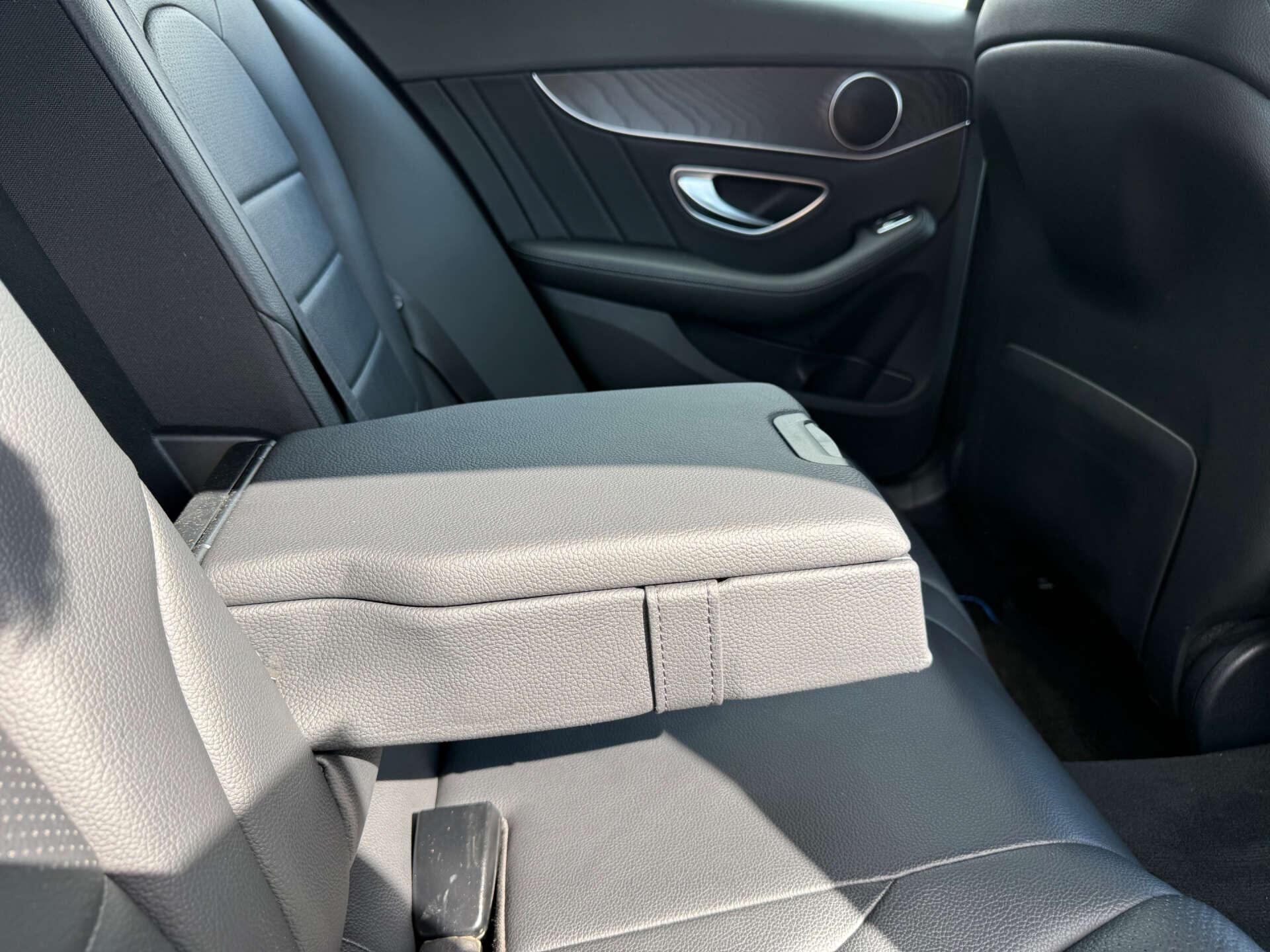Mercedes-Benz C-Class view 68