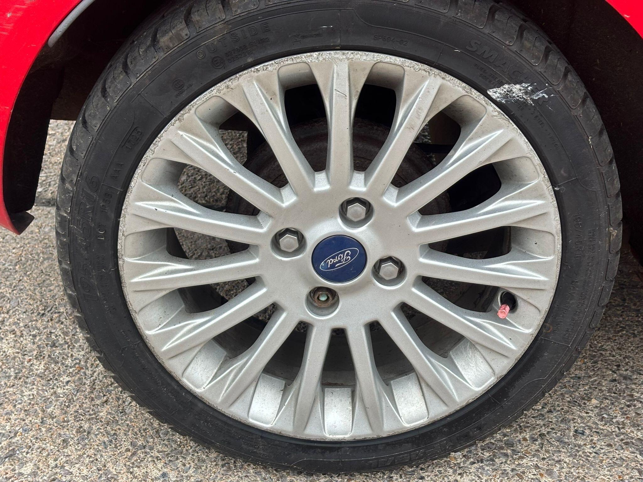 Ford Fiesta view 39