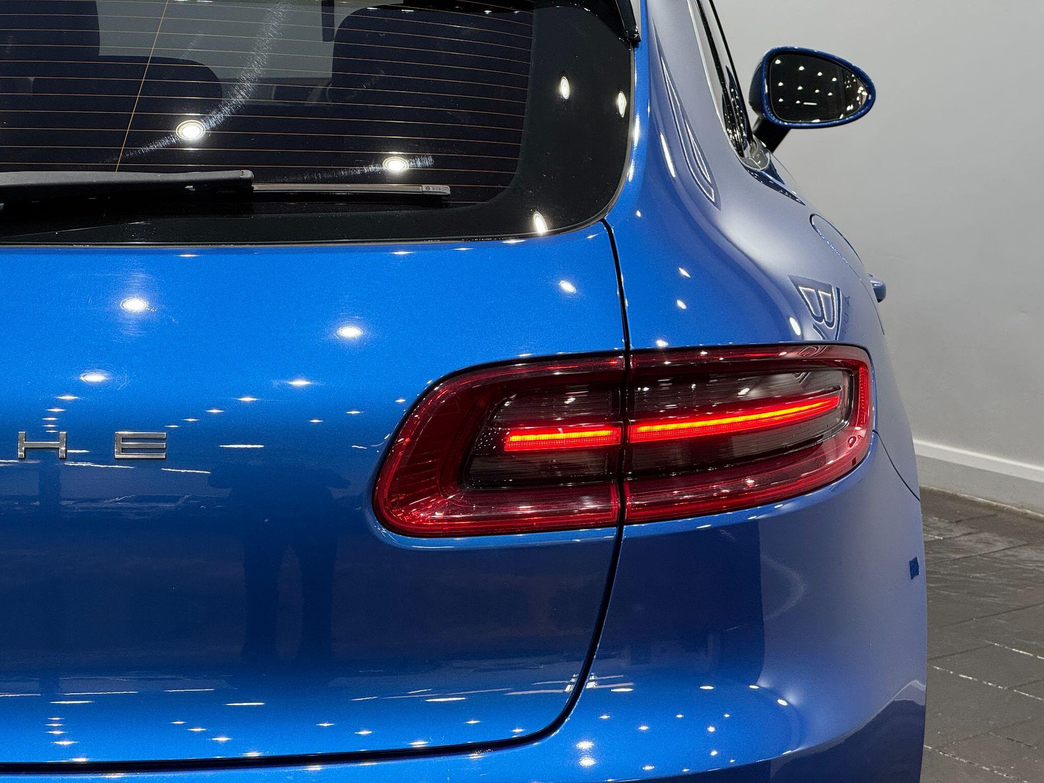 Porsche Macan view 24