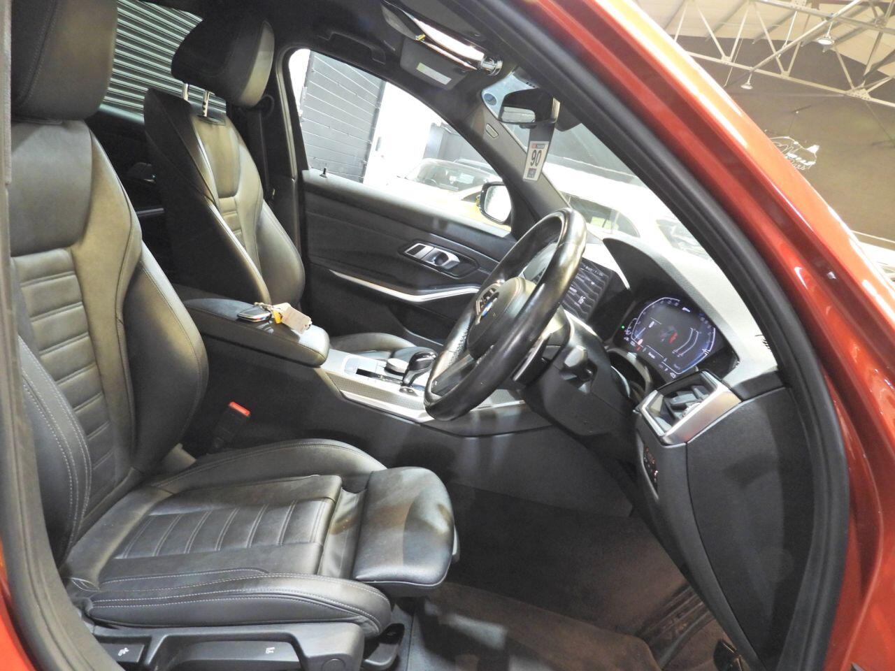 BMW 3 Series view 32