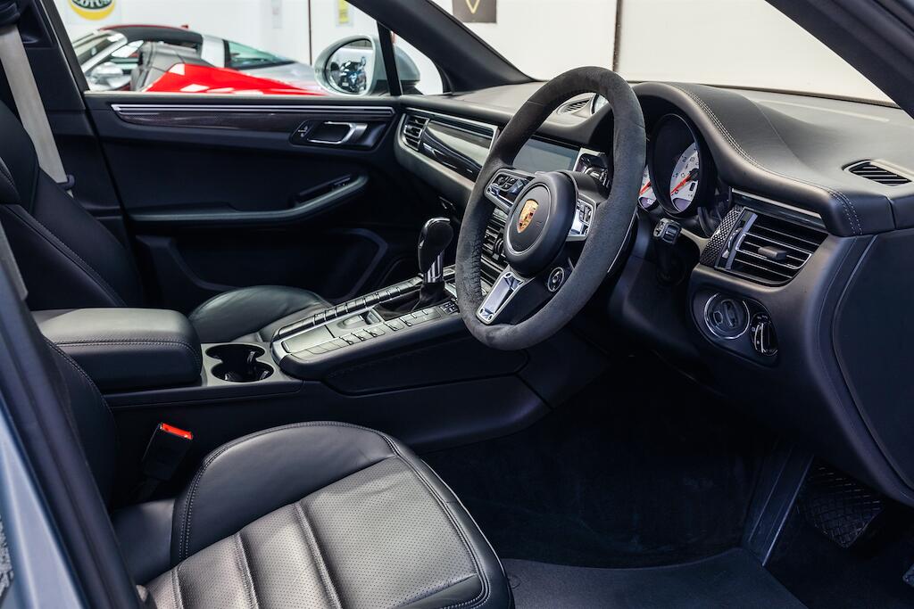 Porsche Macan view 7
