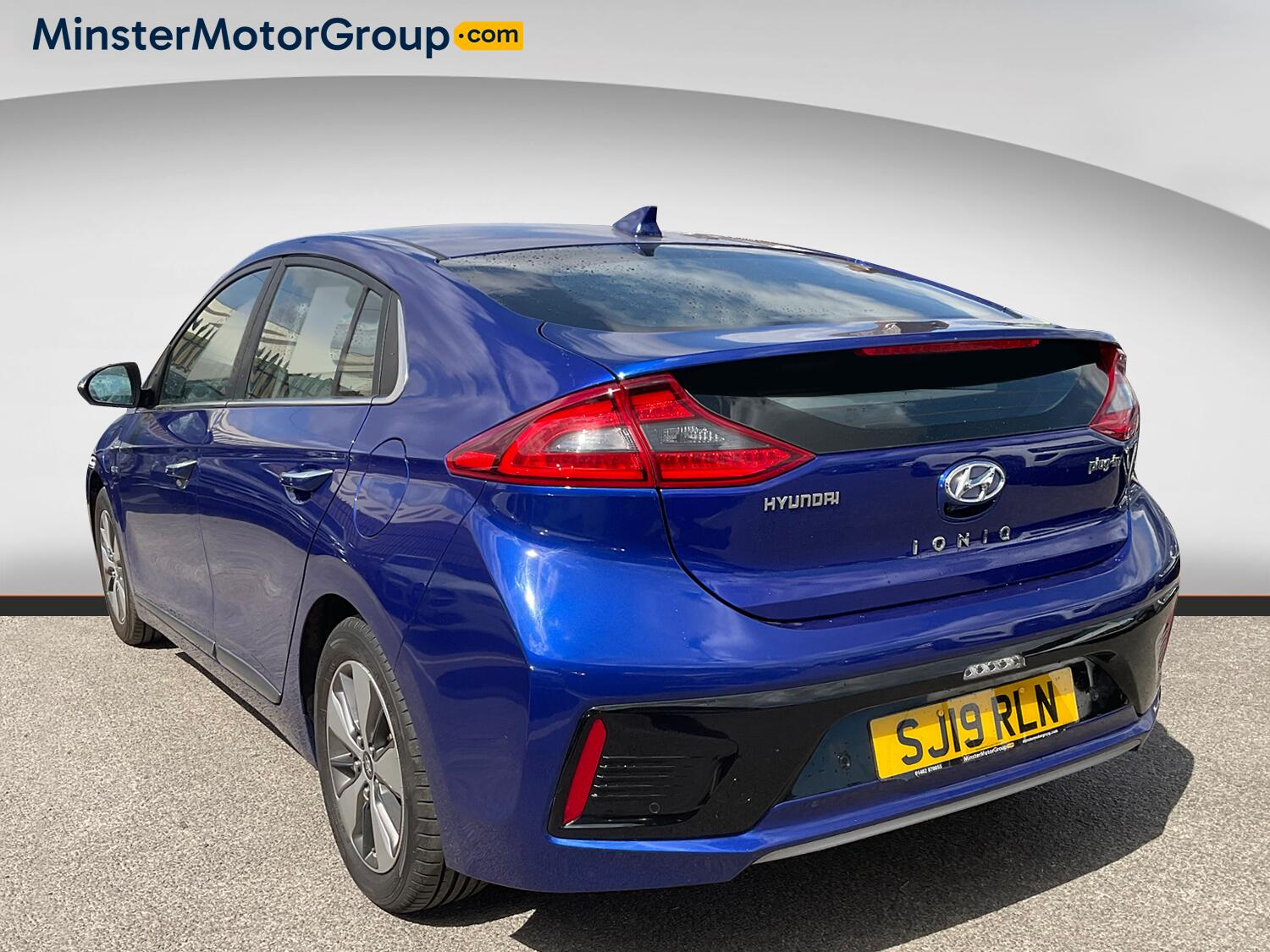 Hyundai Ioniq view 4