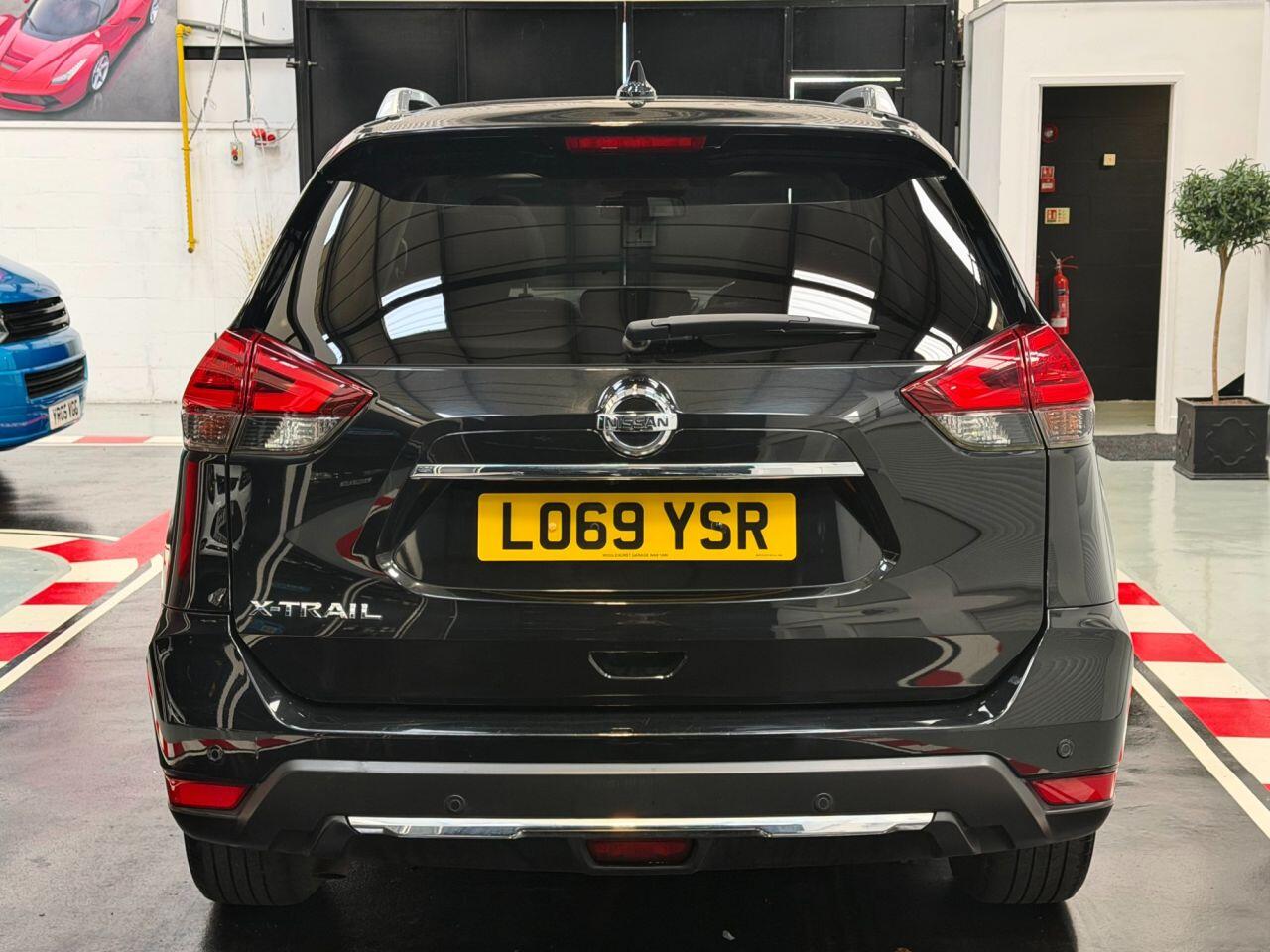 Nissan X-Trail view 8