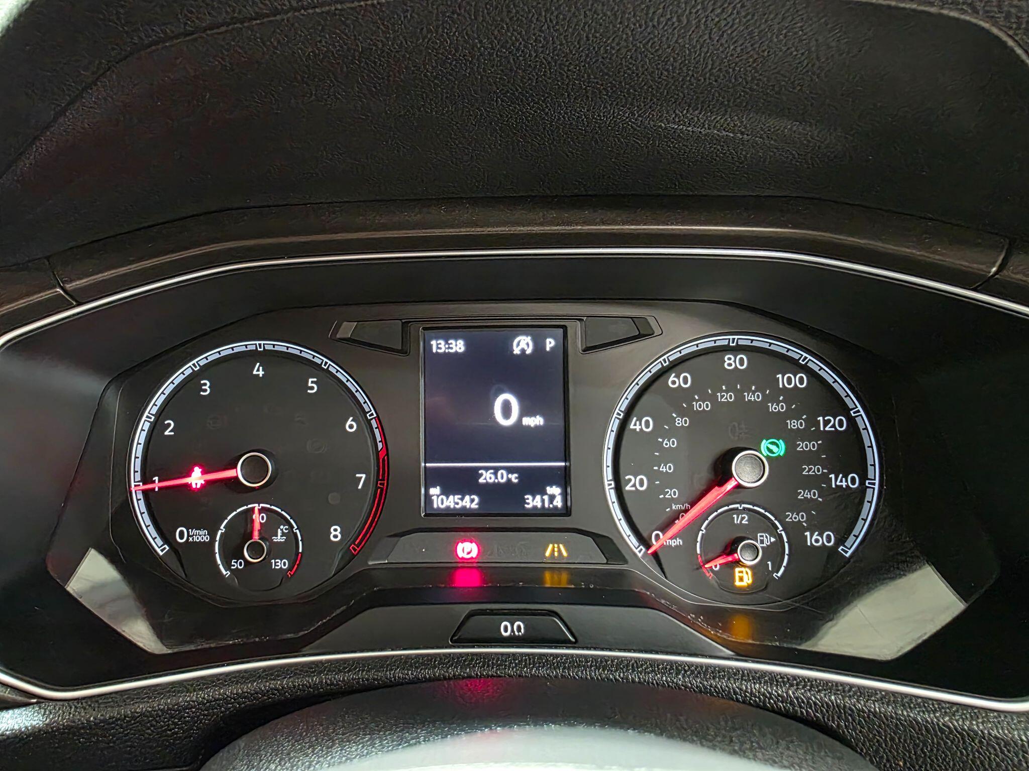 Volkswagen T-Roc view 11