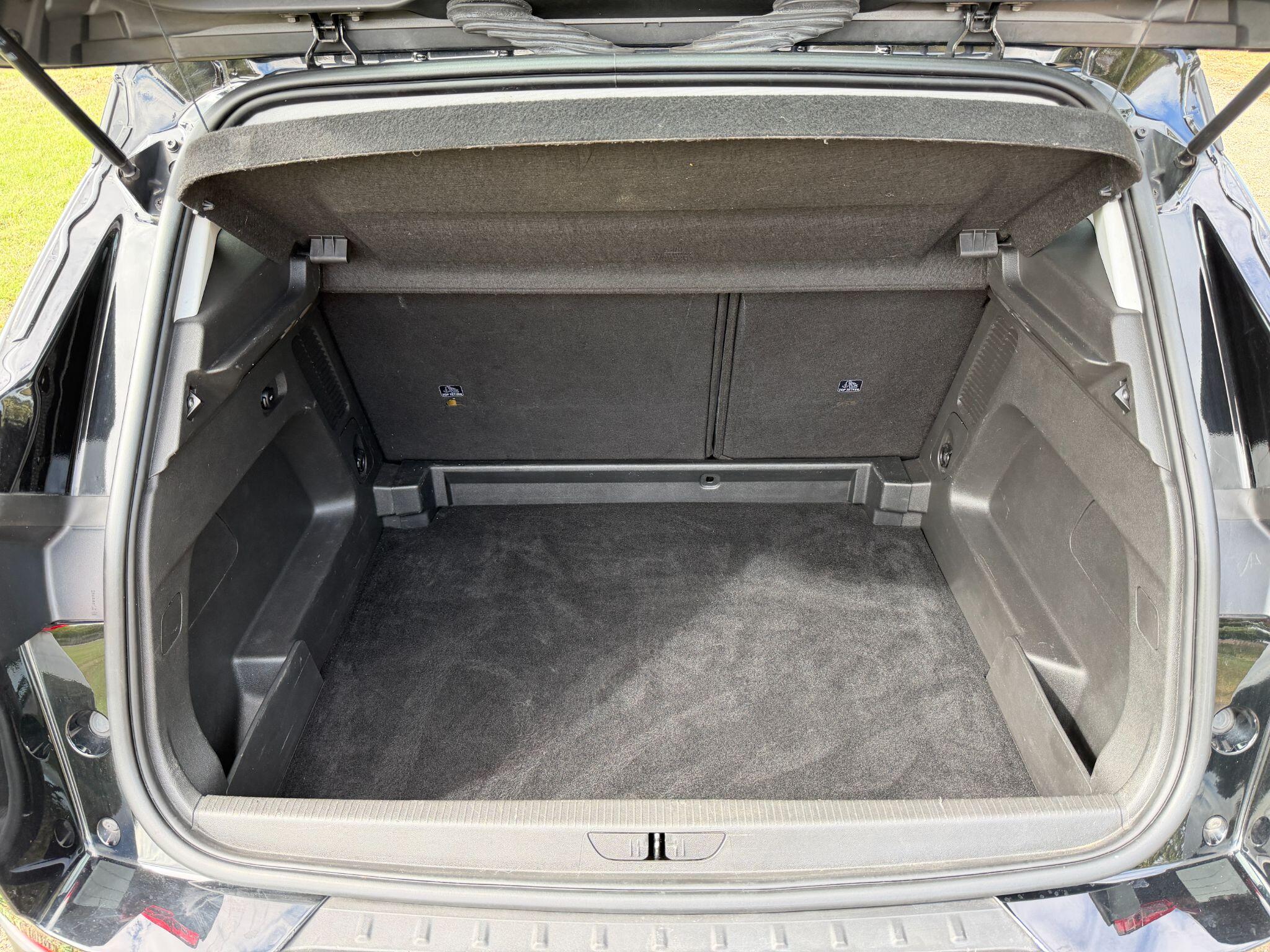 Vauxhall Grandland X view 50