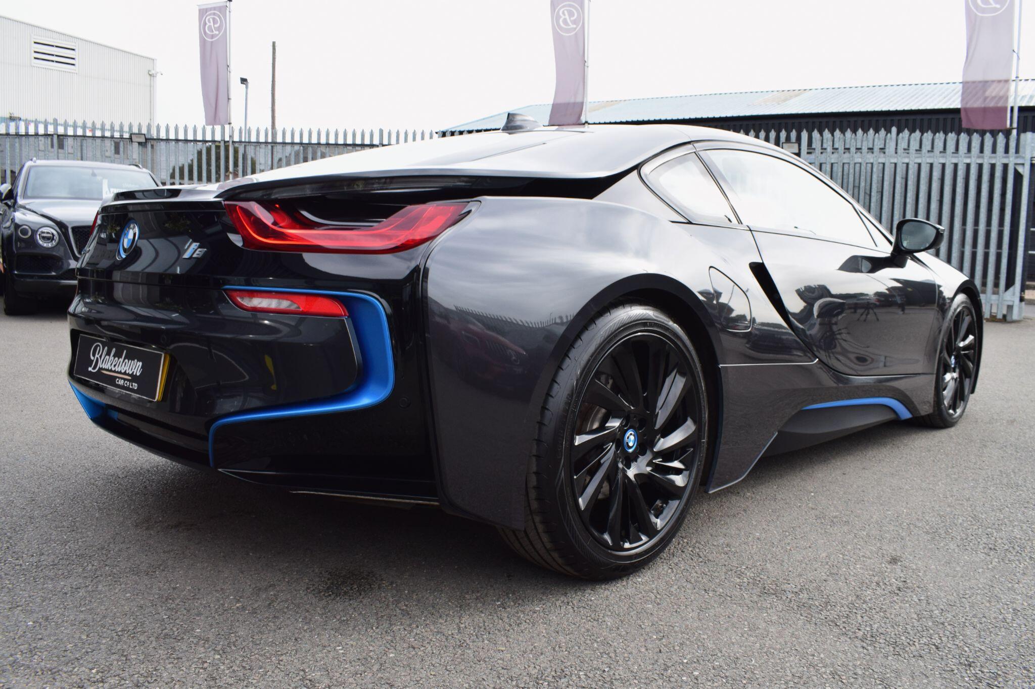 BMW I8 view 7