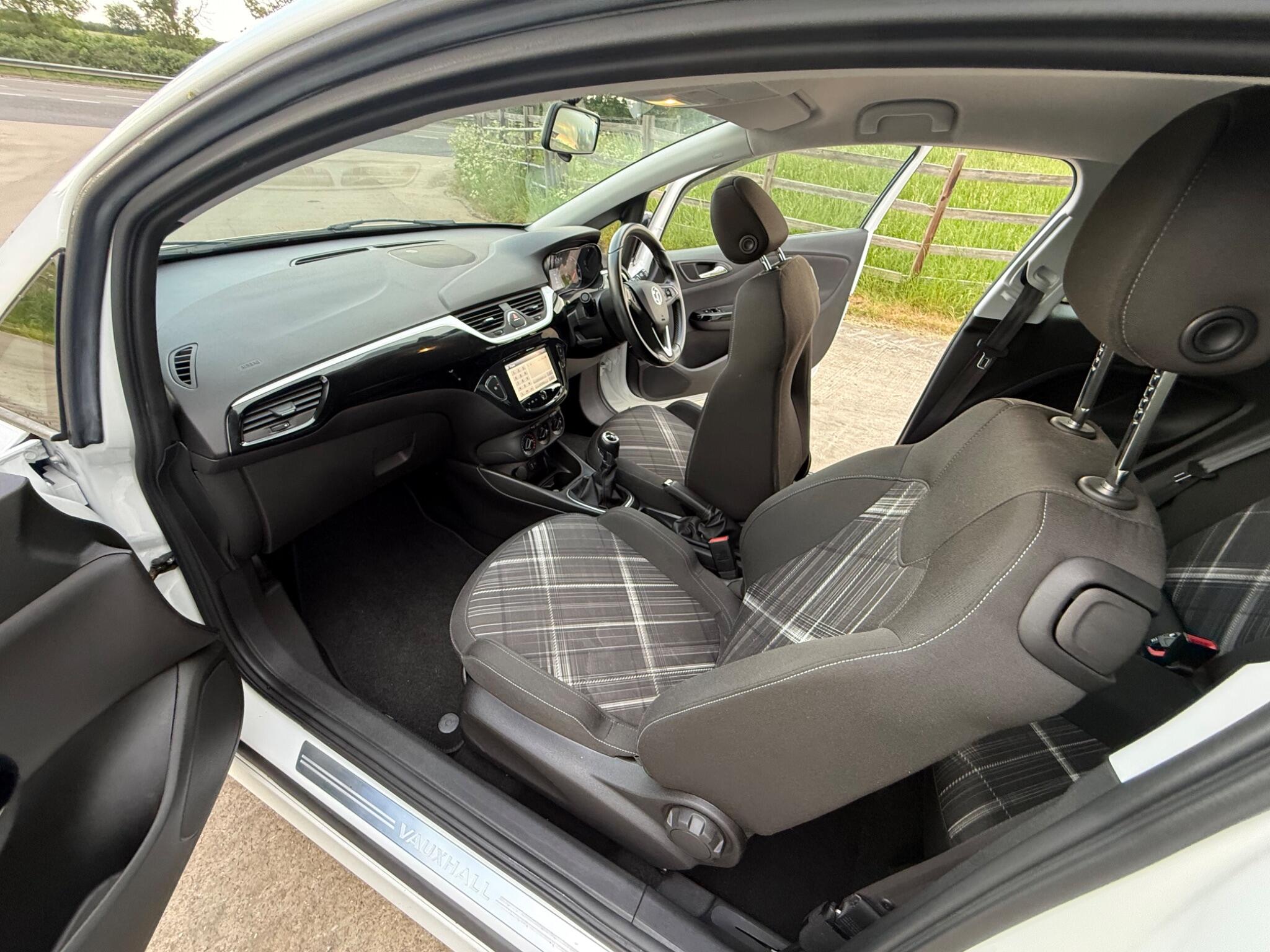Vauxhall Corsa 1.4i ecoTEC Limited Edition Euro 6 3dr — photo 43 of 96