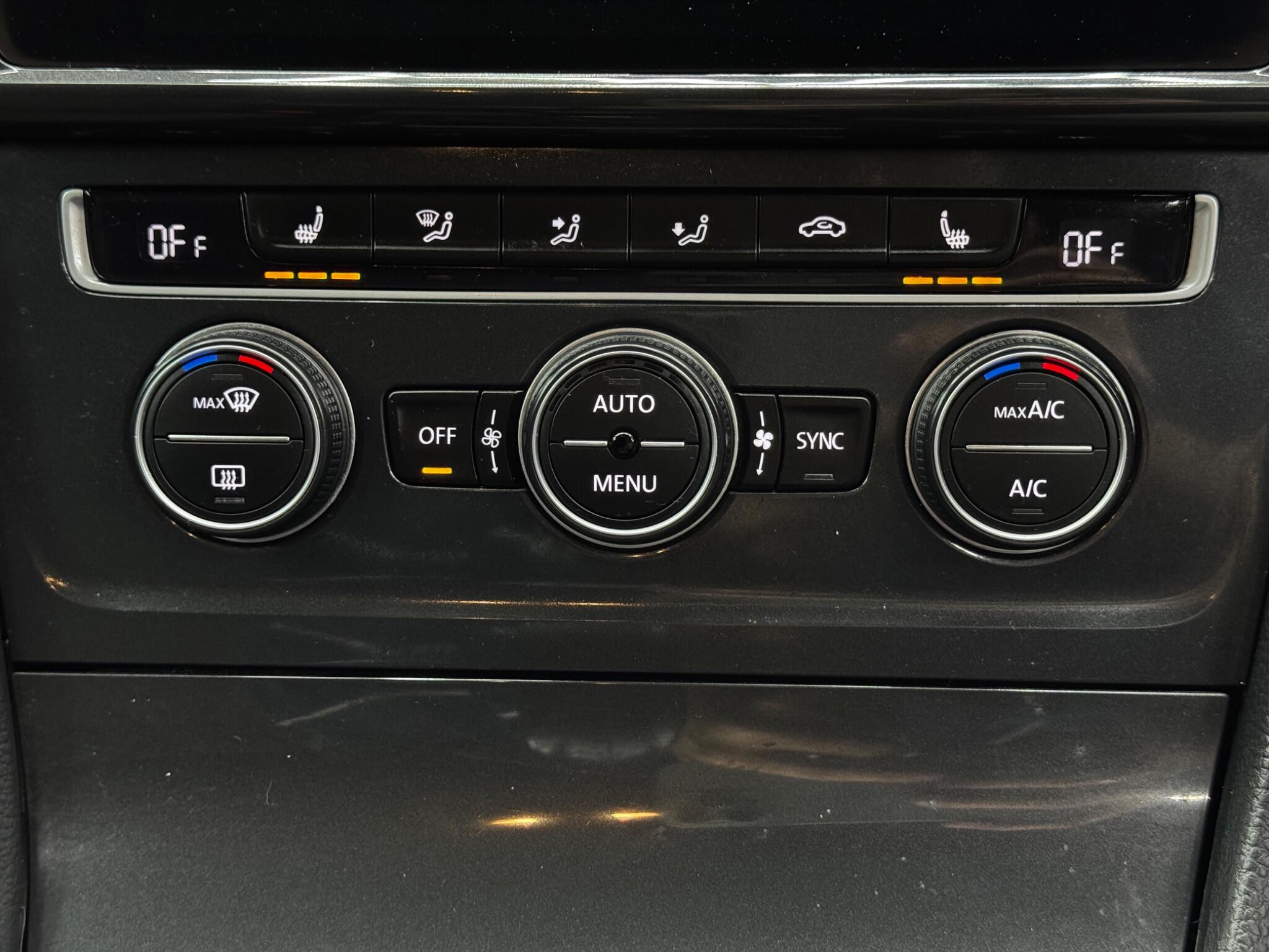 Volkswagen Golf view 27