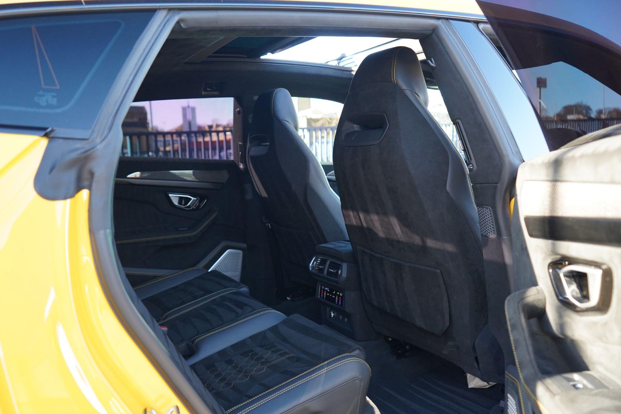 Lamborghini Urus view 28