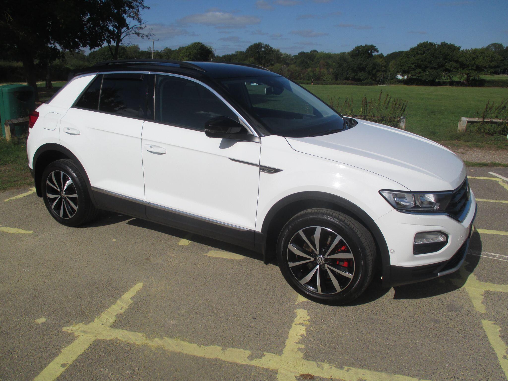 Volkswagen T-Roc view 7