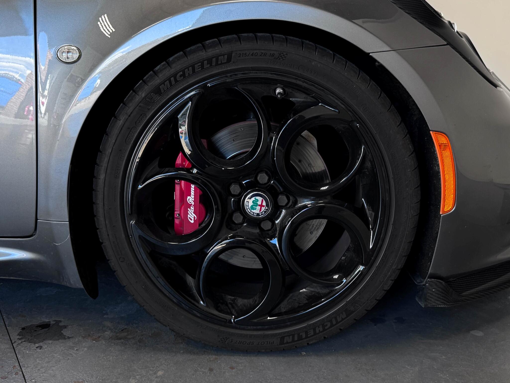 Alfa Romeo 4c view 40