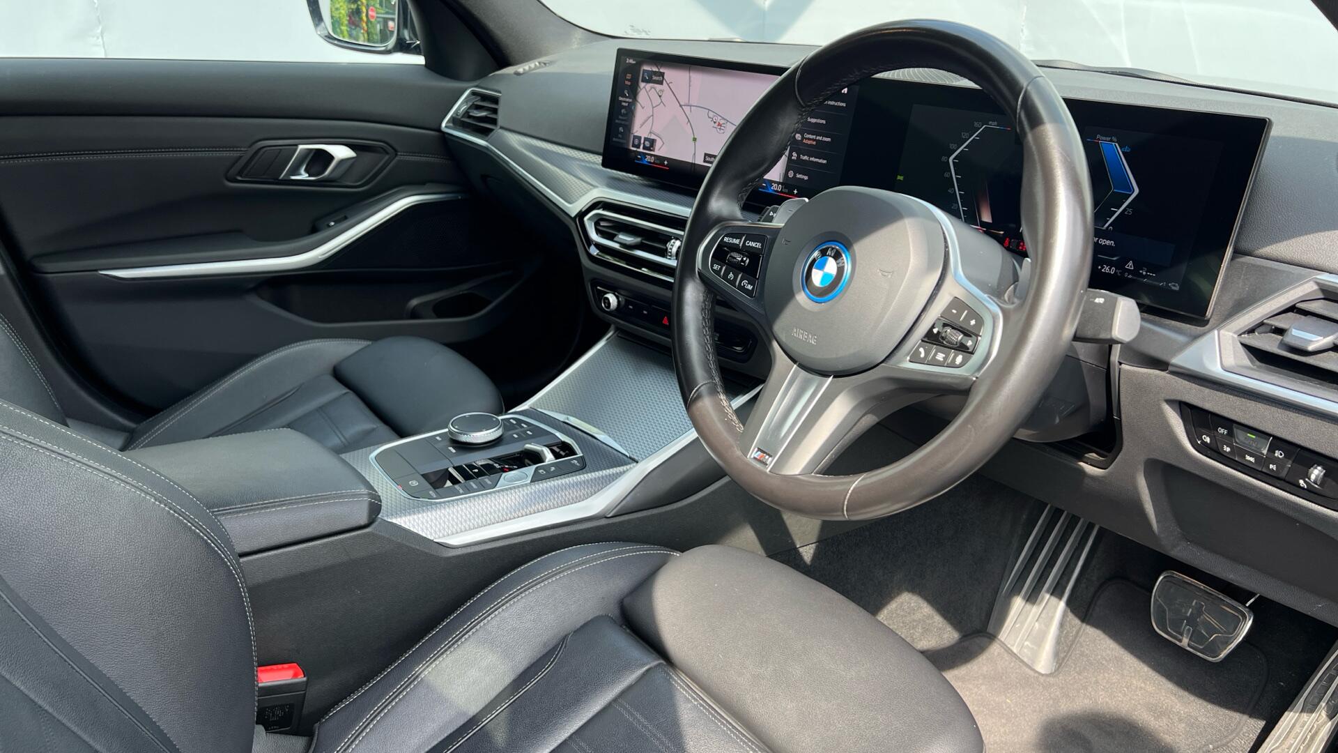BMW 3 Series view 6