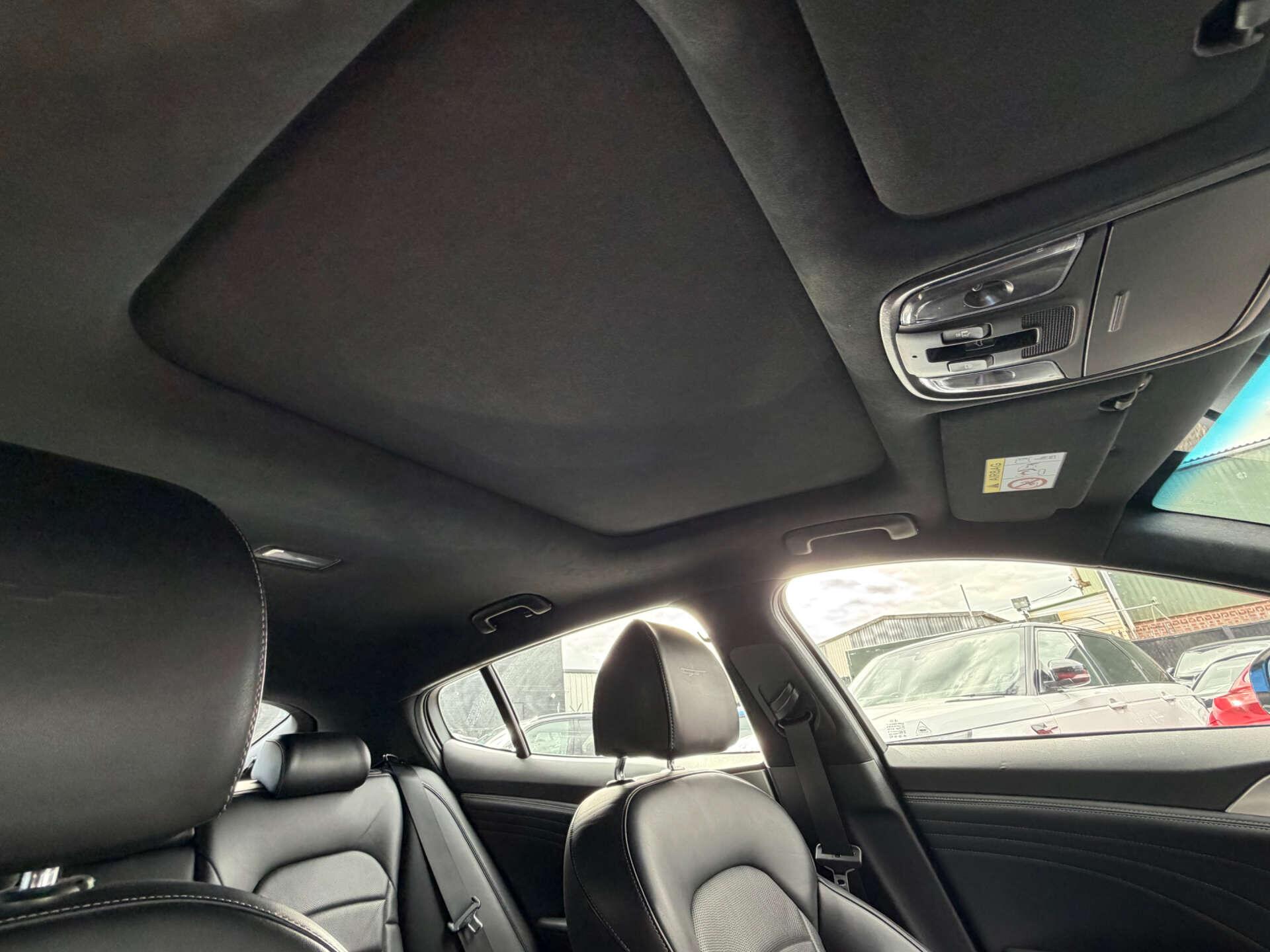 Kia Stinger view 45