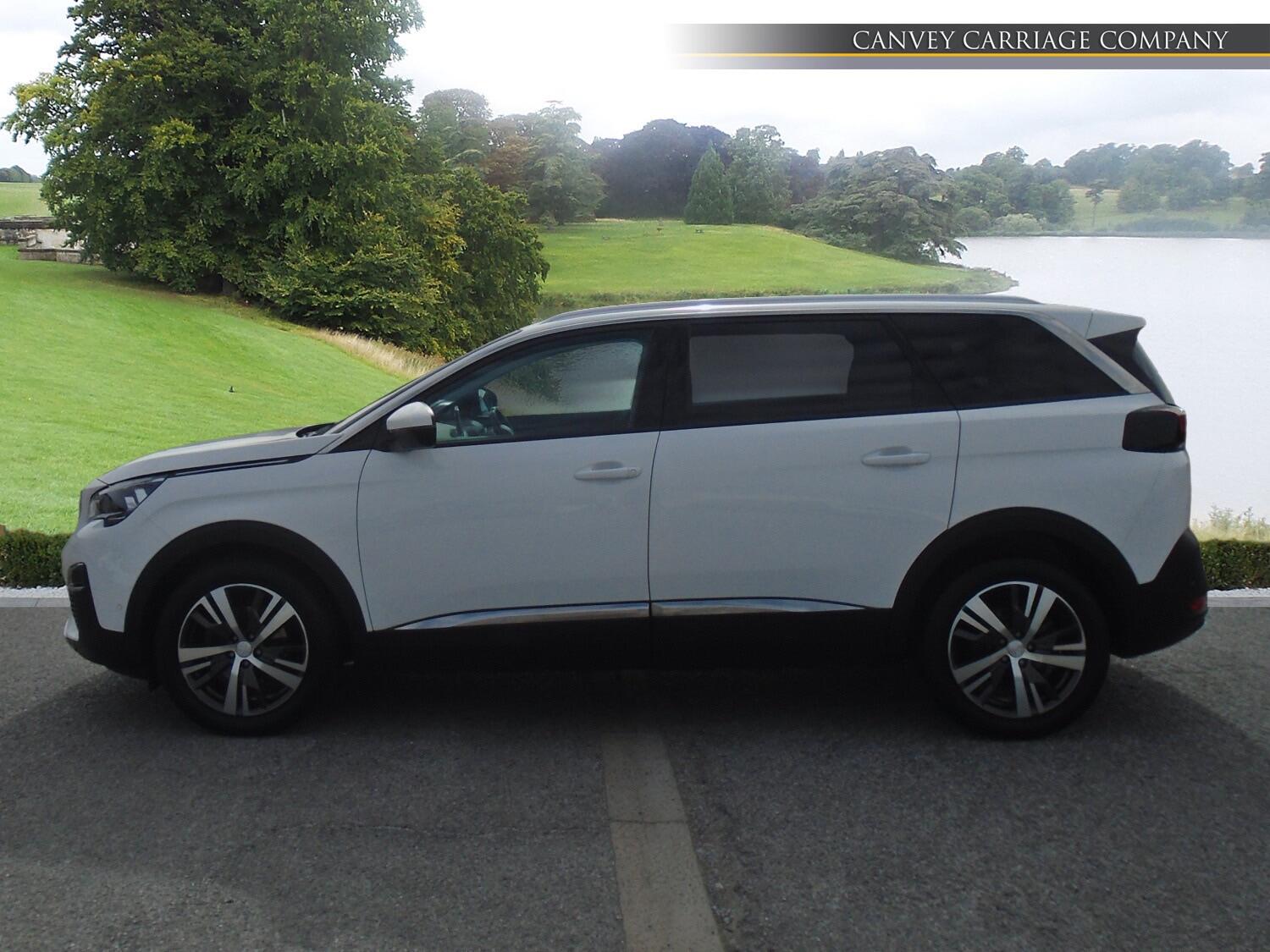 Peugeot 5008 view 6