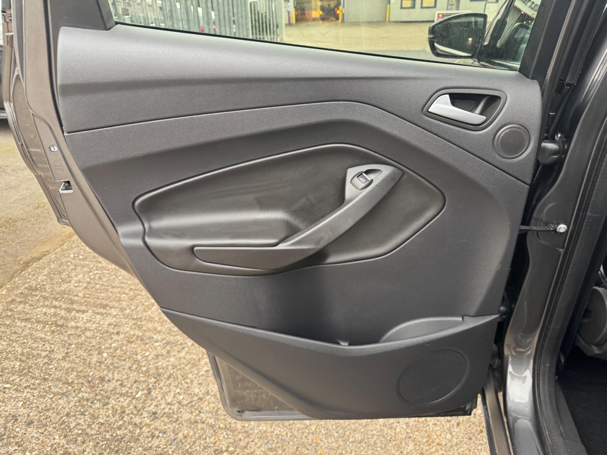 Ford Kuga view 41
