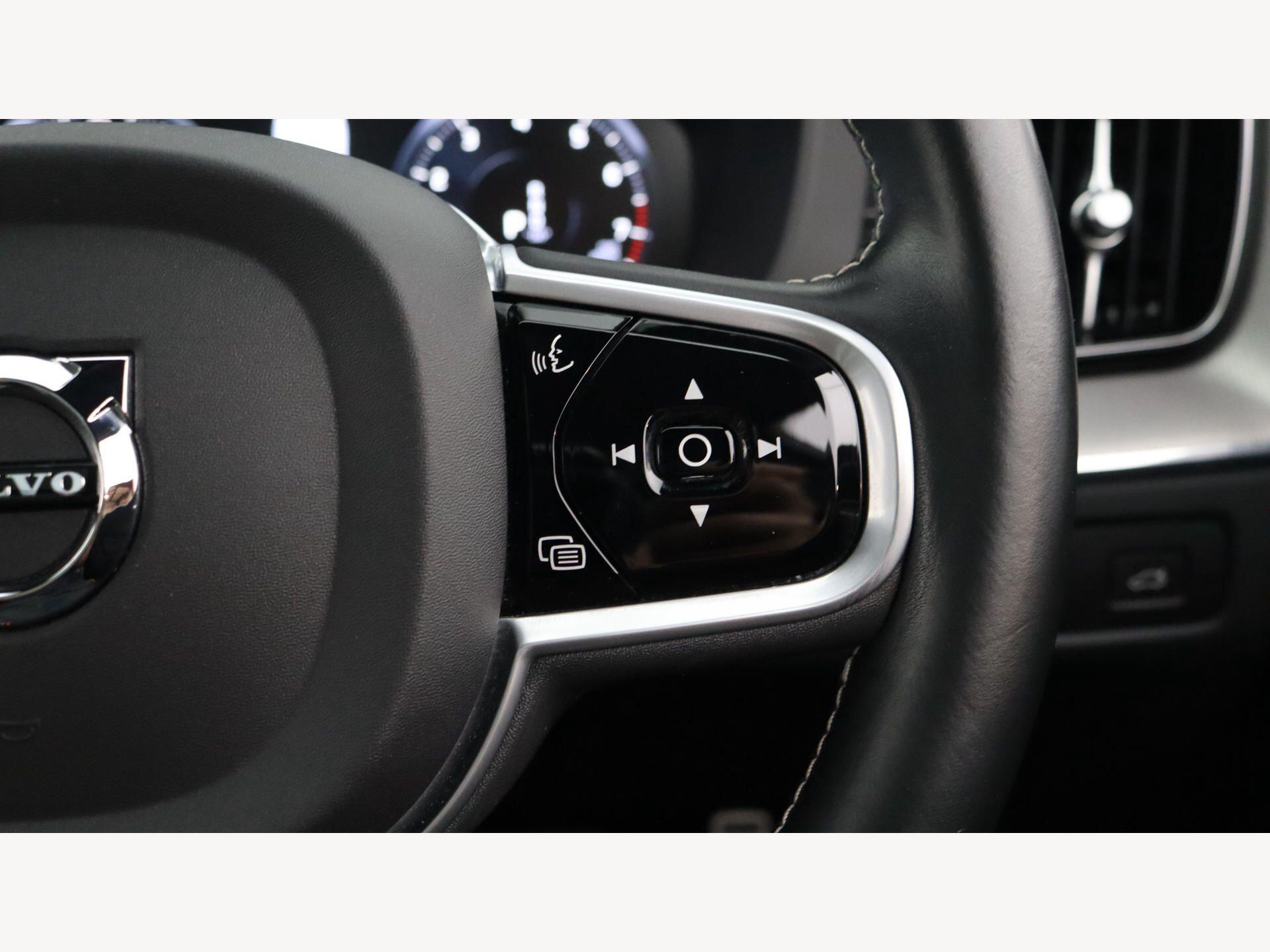 Volvo XC60 view 23