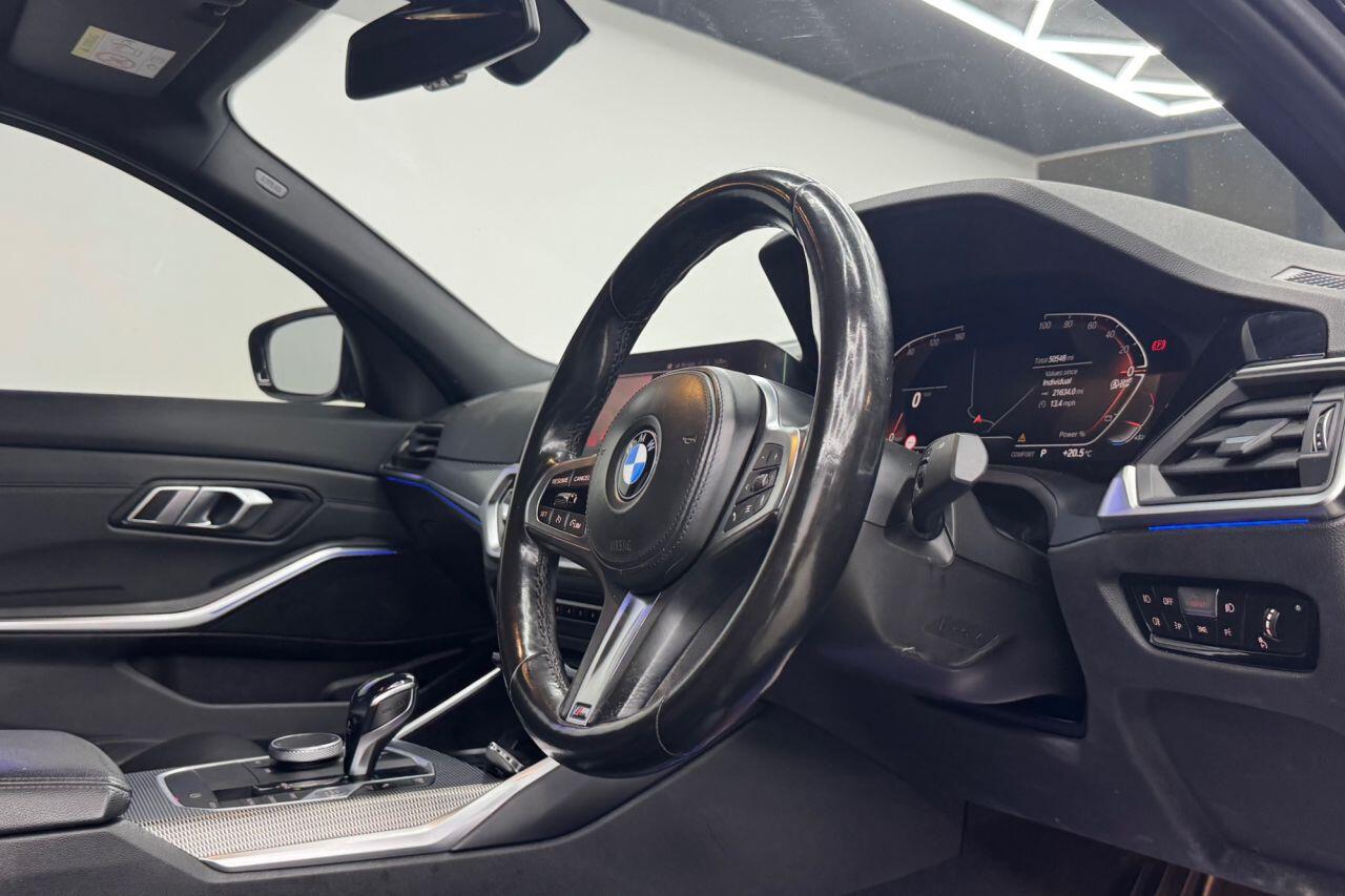 BMW 3 Series view 15