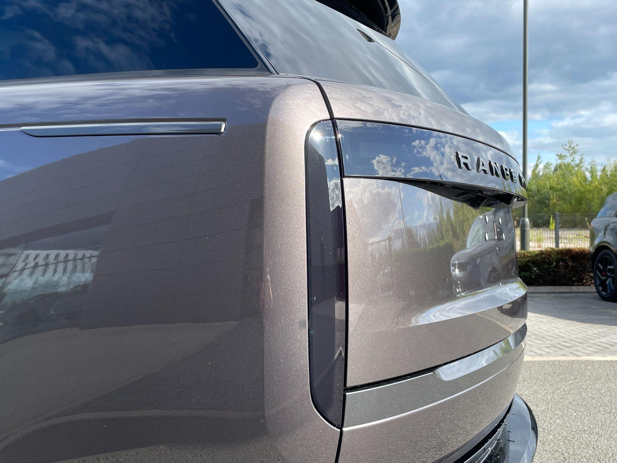 Land Rover Range Rover view 42
