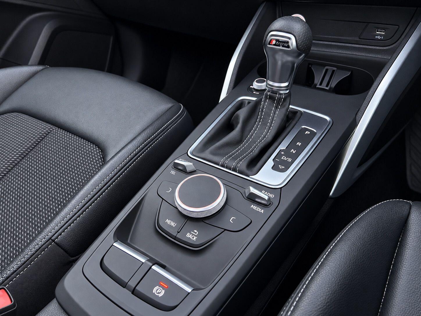 Audi Q2 view 24