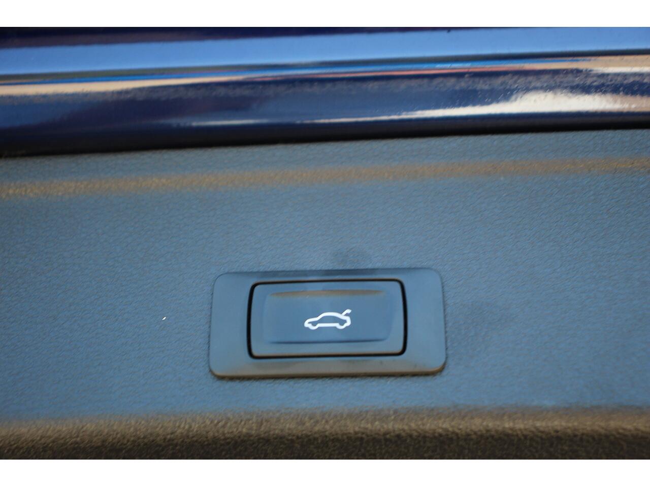 Audi A4 Avant view 37