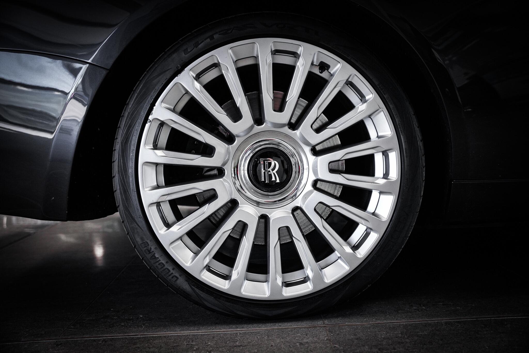 Rolls-Royce Wraith view 33