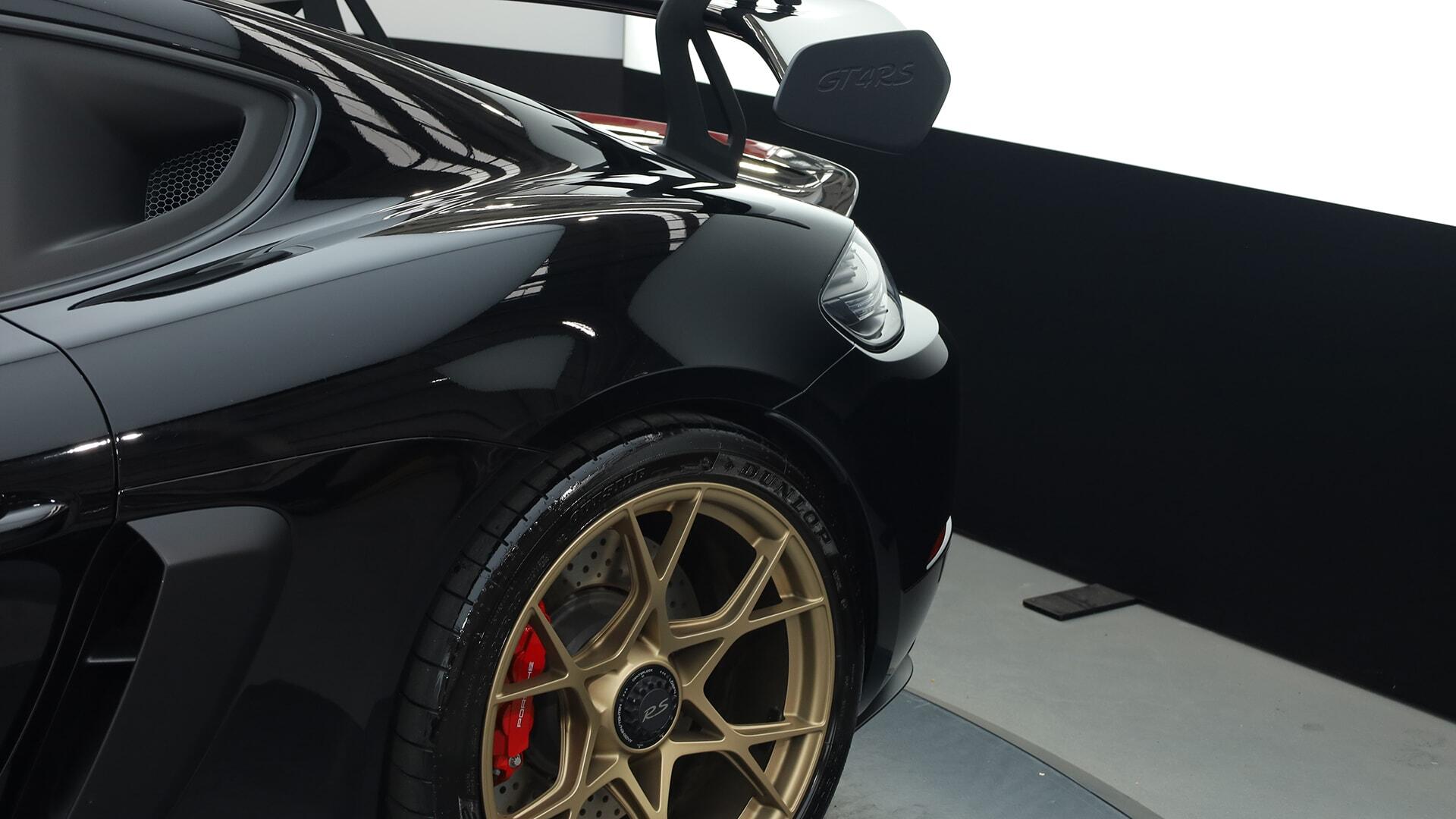 Porsche Cayman view 40