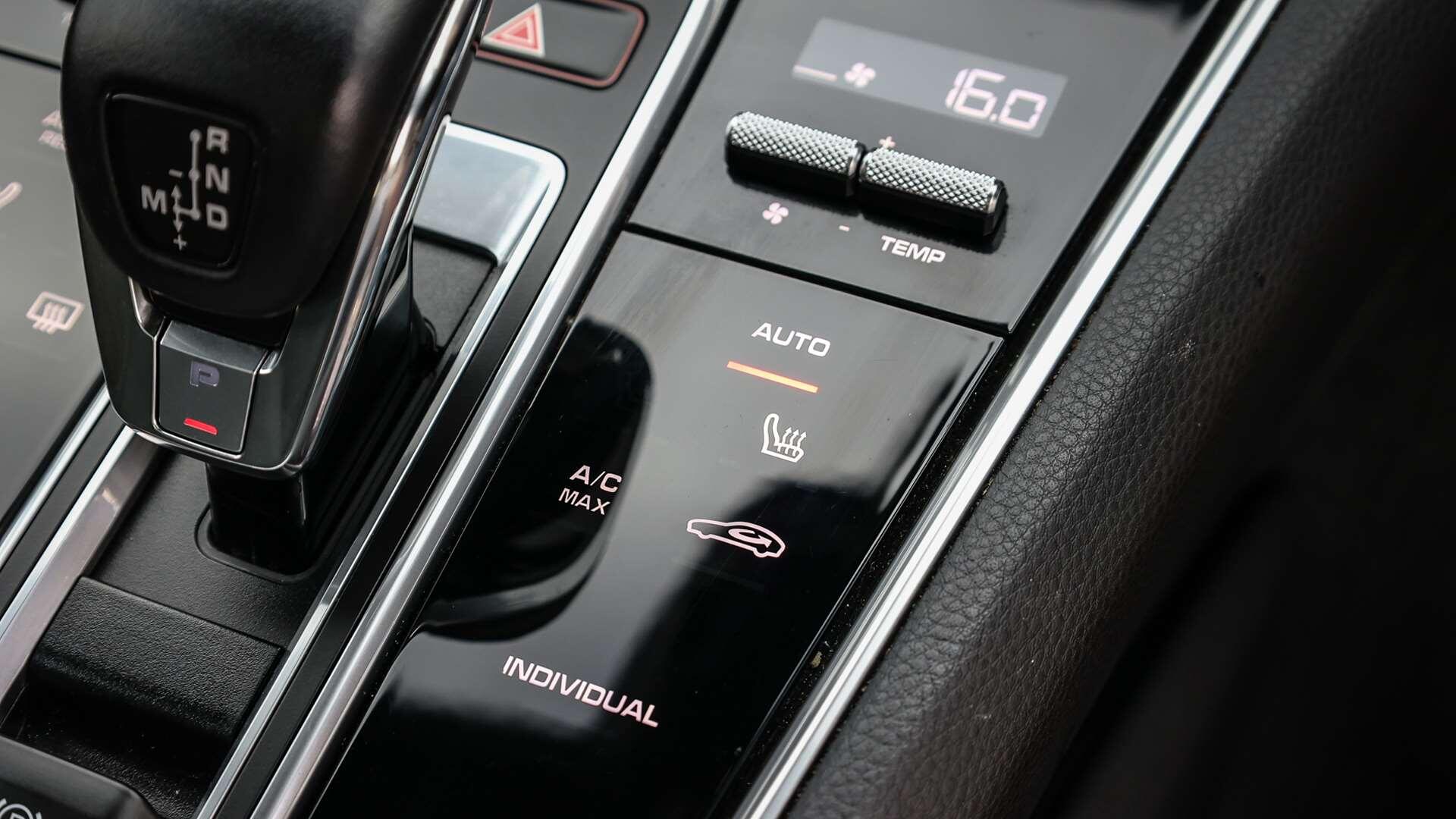 Porsche Panamera view 21