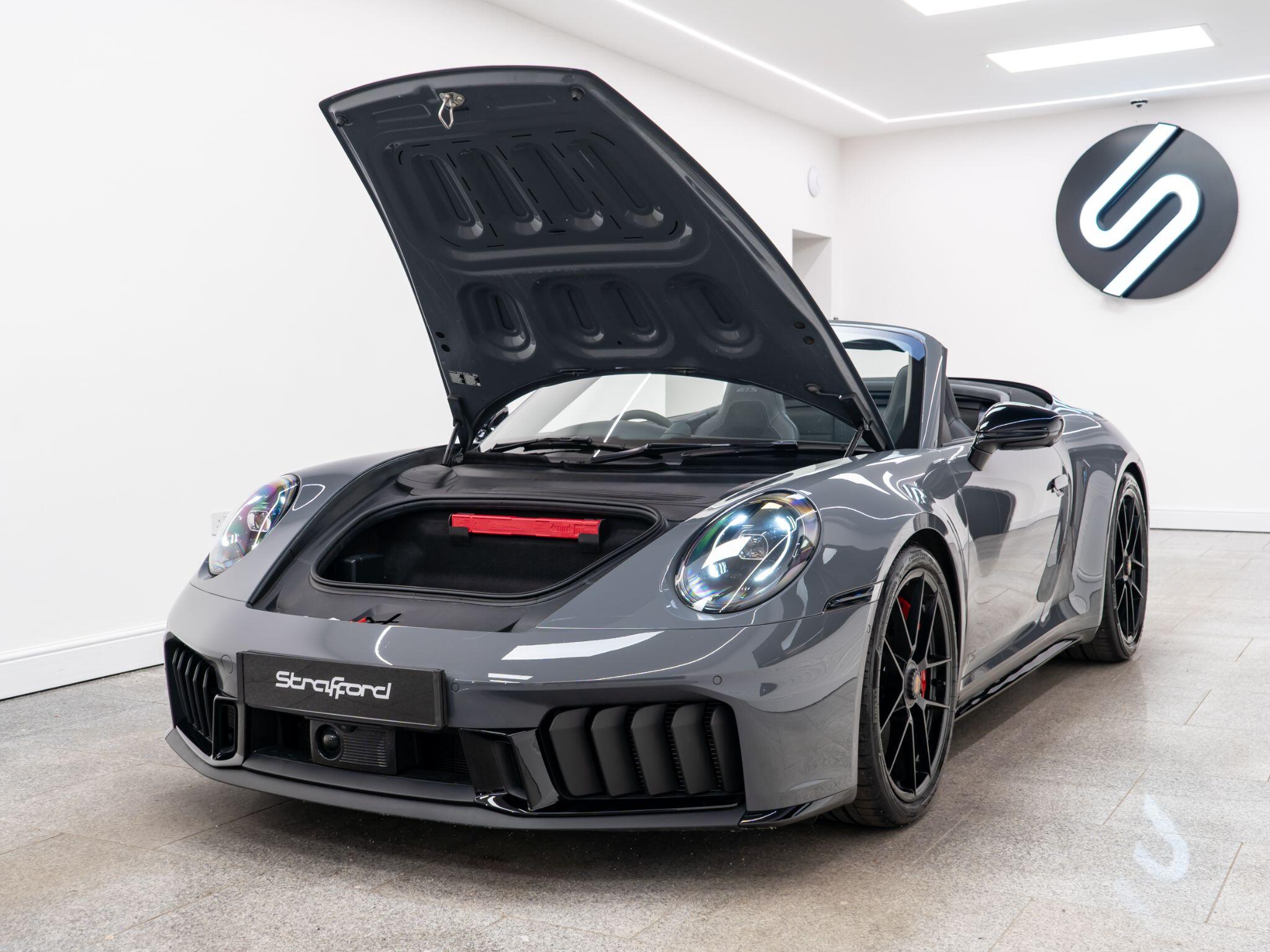 Porsche 911 view 19