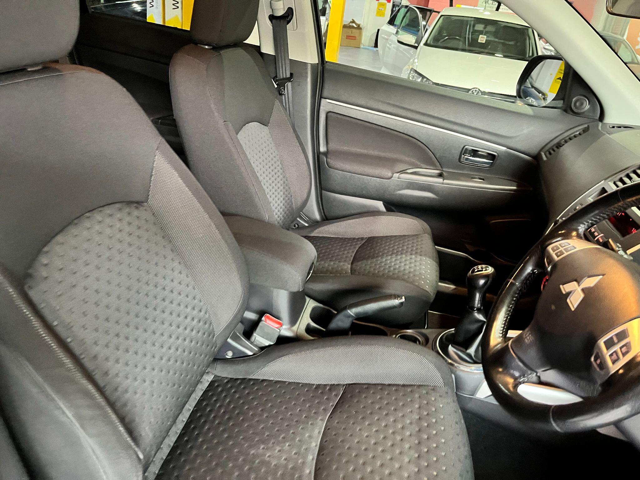 Mitsubishi Asx view 16