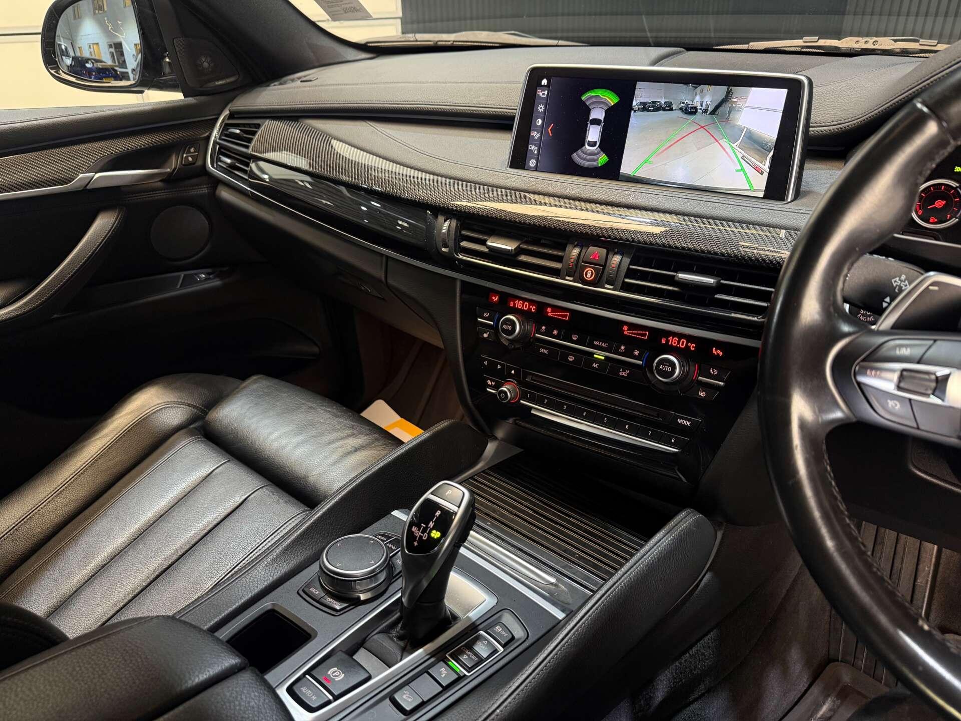 BMW X6 view 18