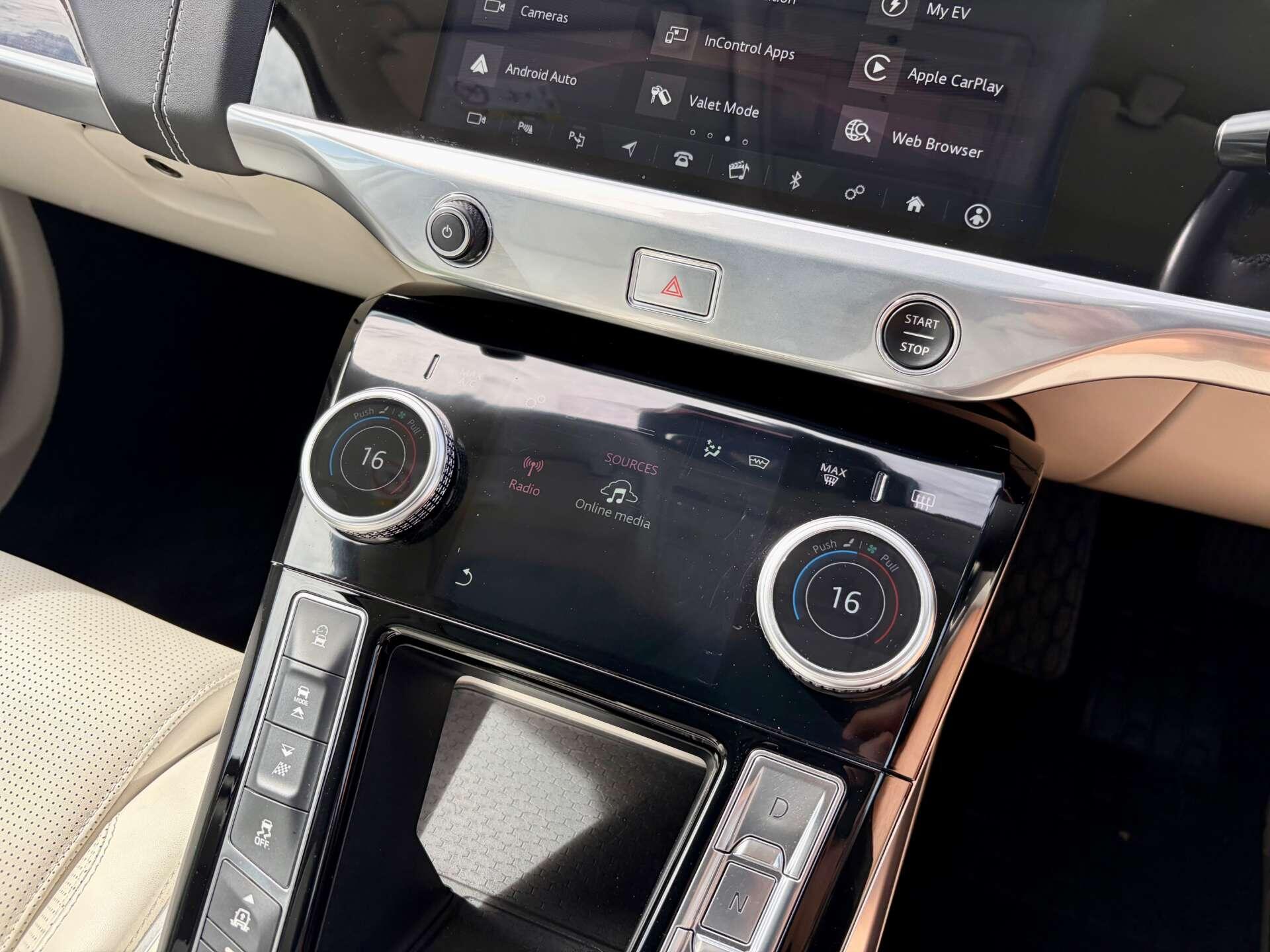Jaguar I-Pace view 51