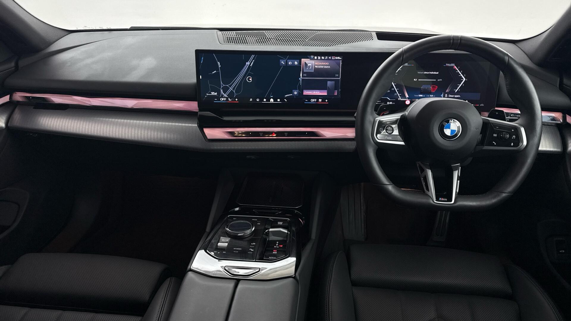 BMW 5 Series view 4