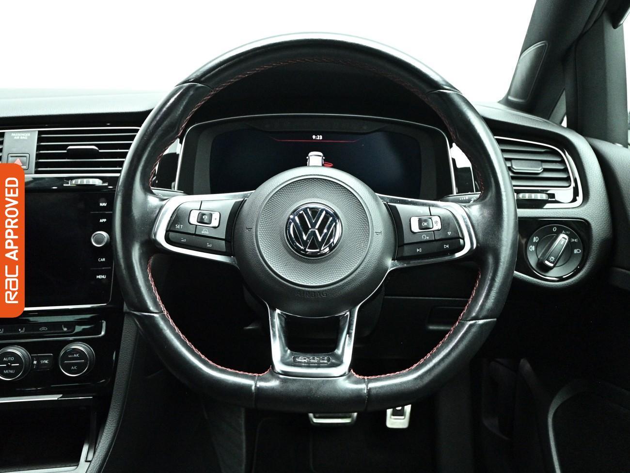 Volkswagen Golf view 9