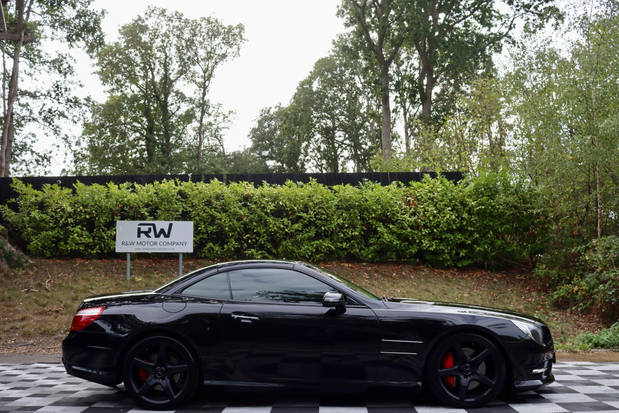 Mercedes-Benz SL view 40